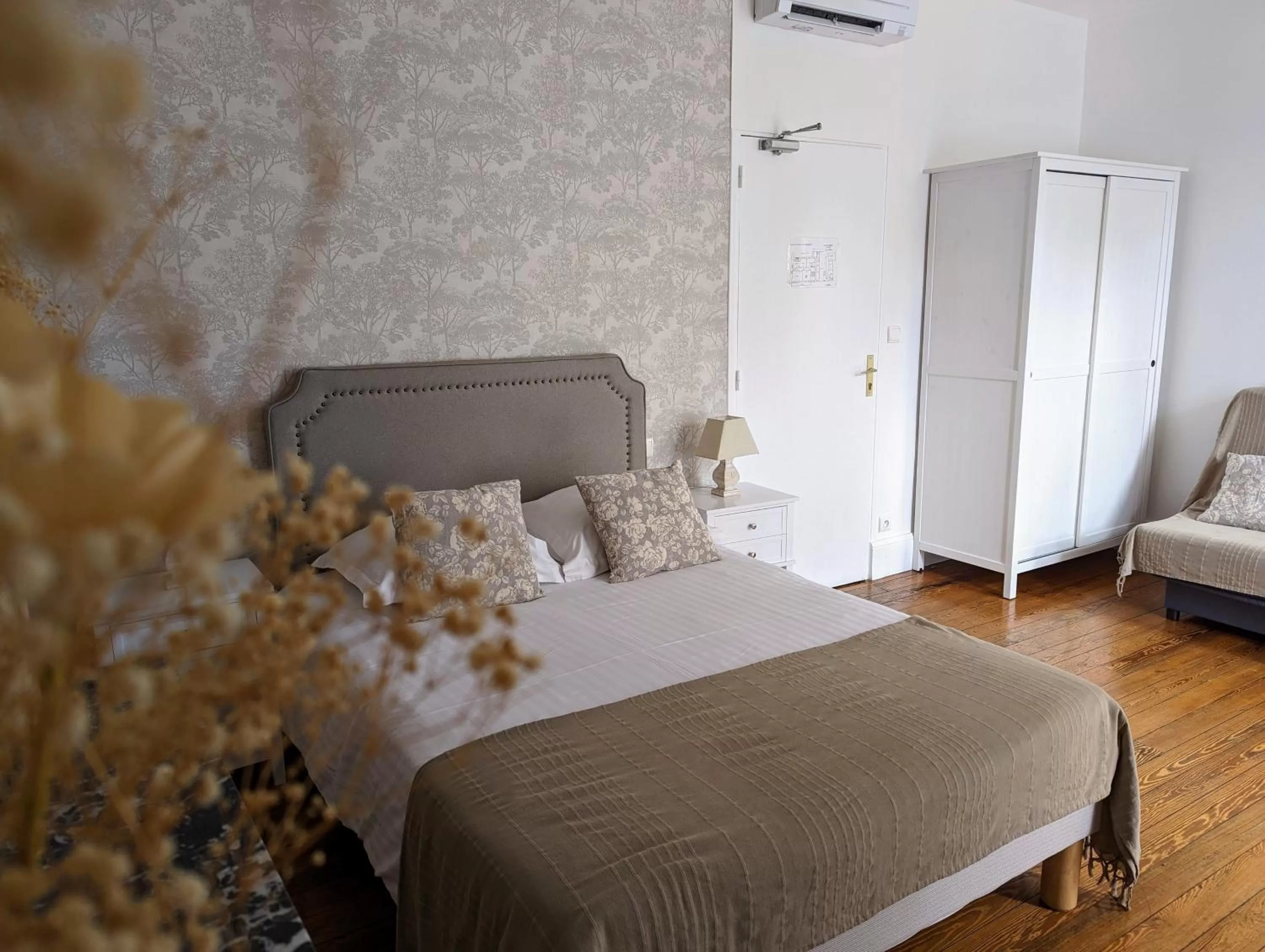 Night, Bed in Logis Hotel La Tourelle du Beffroi