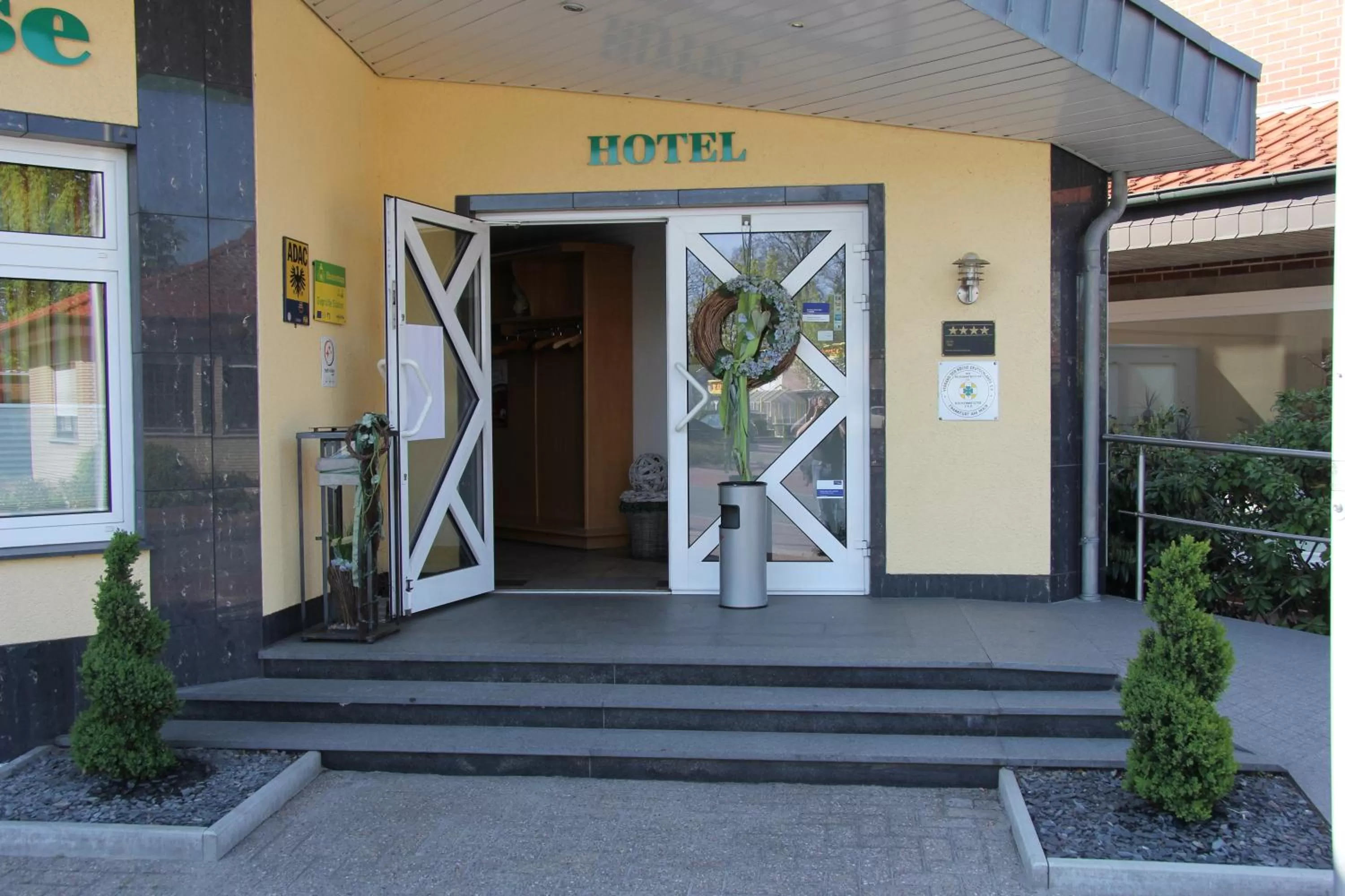 Property building in Hotel Restaurant Bürgerklause Tapken