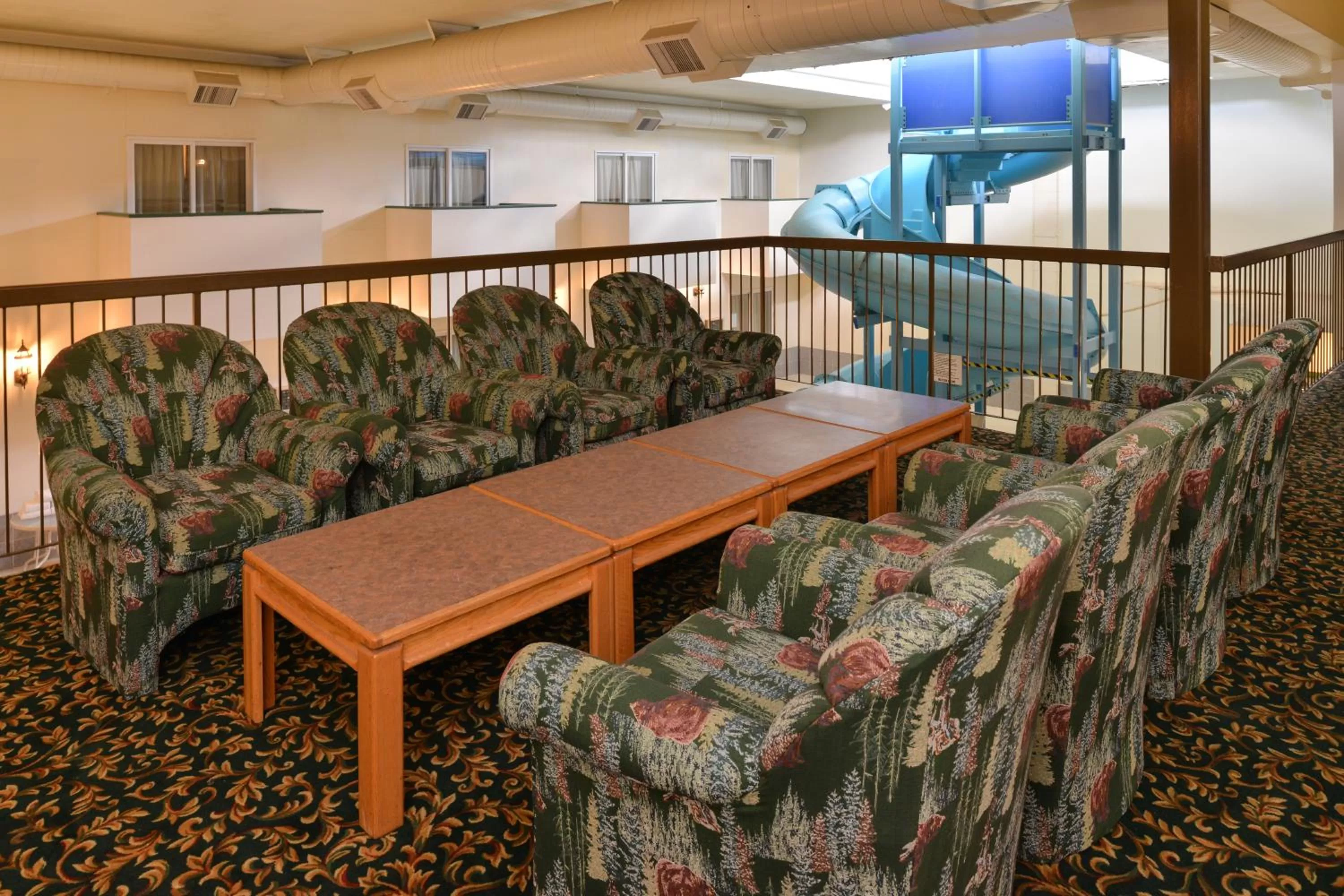 Seating area in Canadas Best Value Inn Valemount