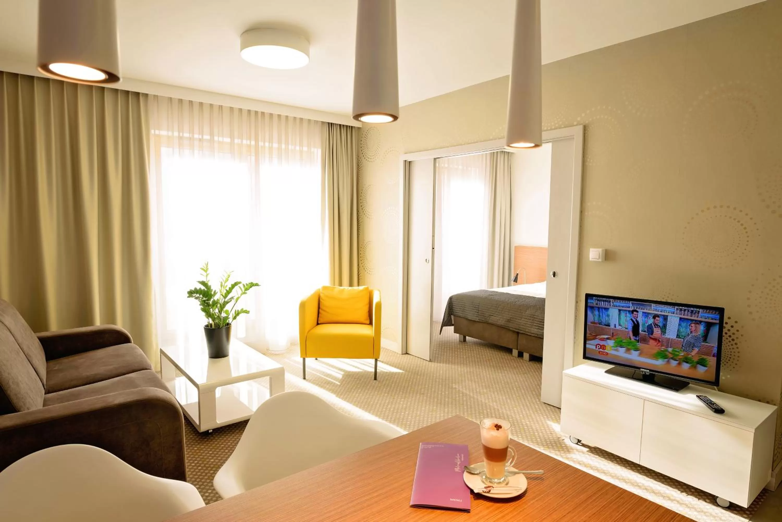 Photo of the whole room, Bed in Invite