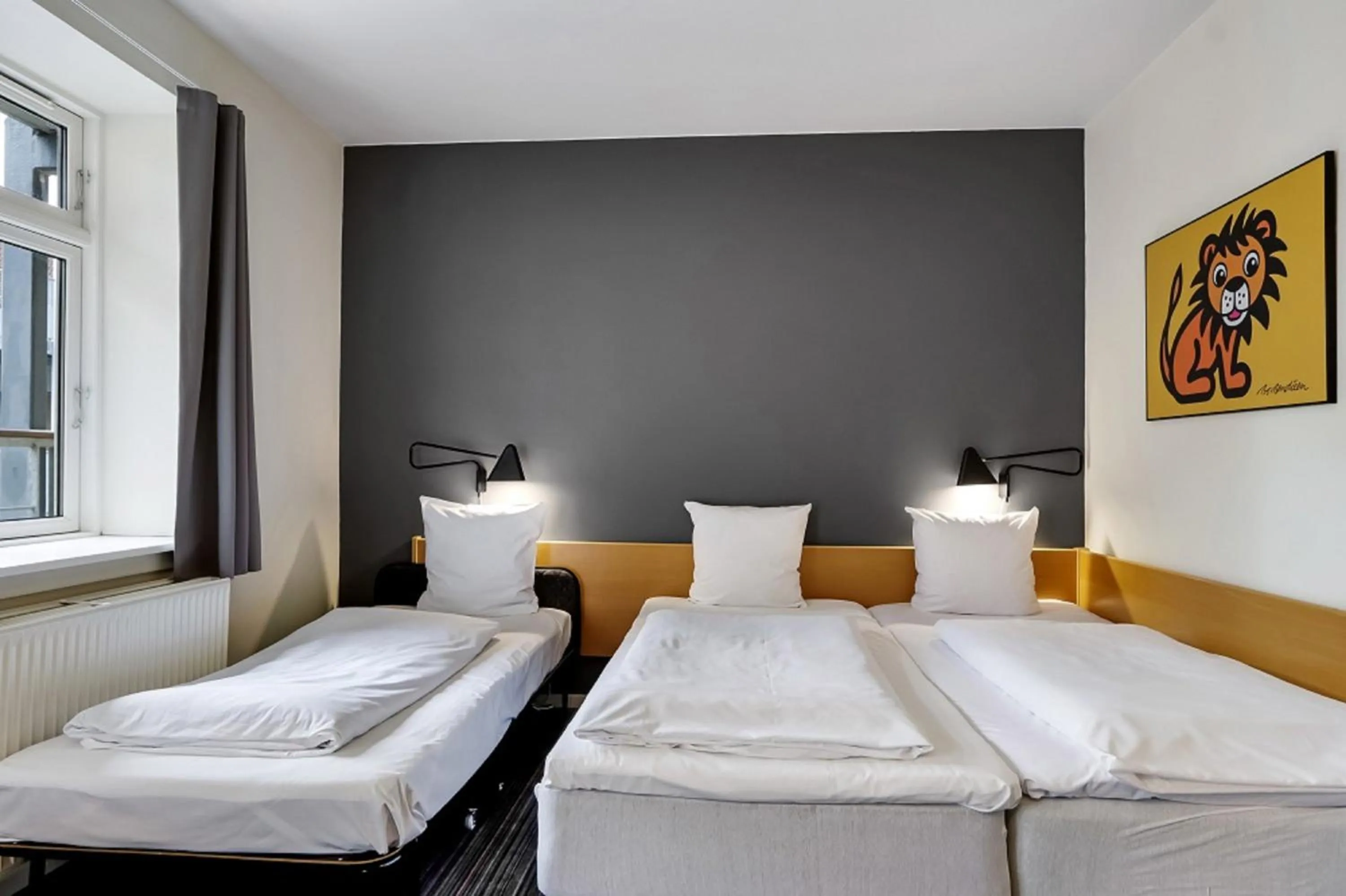 Photo of the whole room, Bed in Hotel Garni