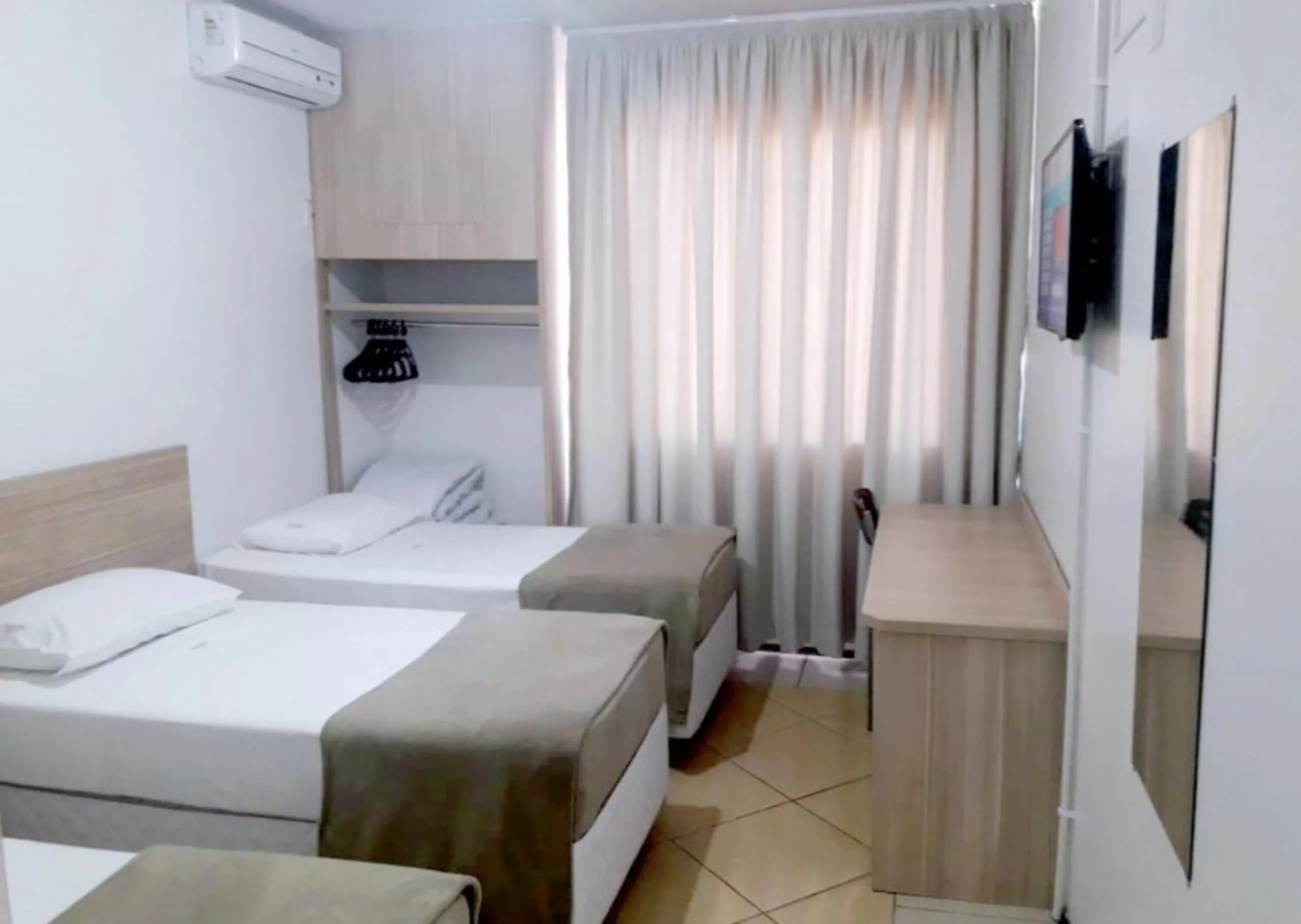 Bedroom, Bed in Hotel Vivendas Centro