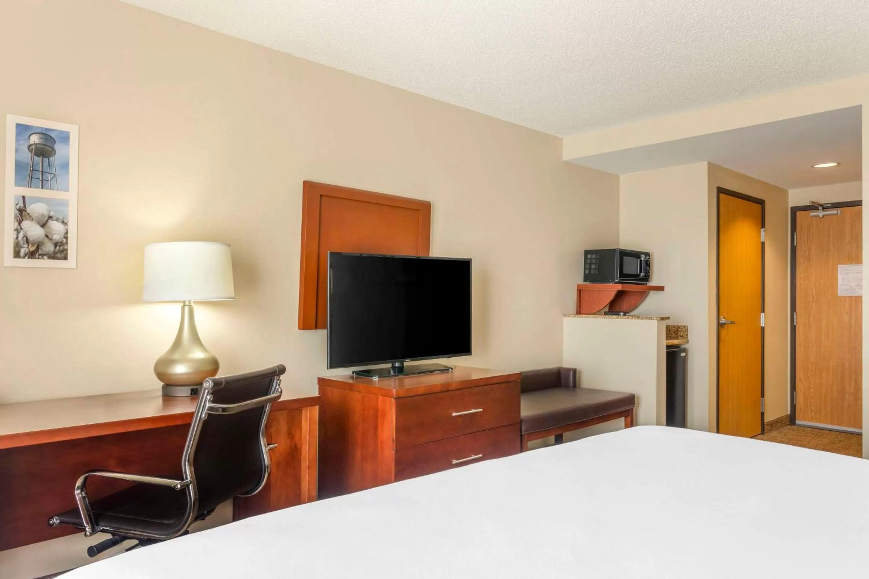 Bedroom, Bed in Comfort Inn & Suites Blytheville