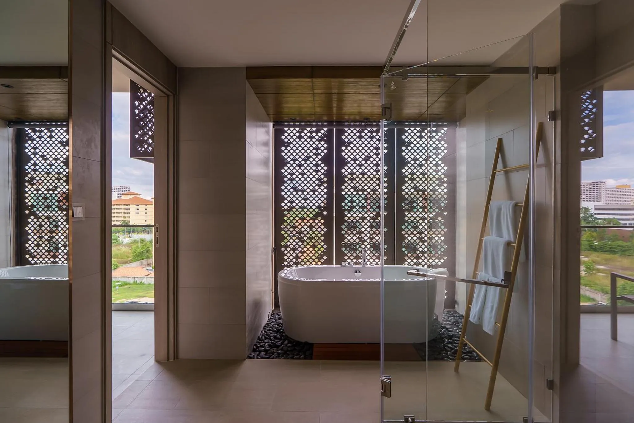 Bathroom in Fifth Pattaya Jomtien By Shiwalai Int