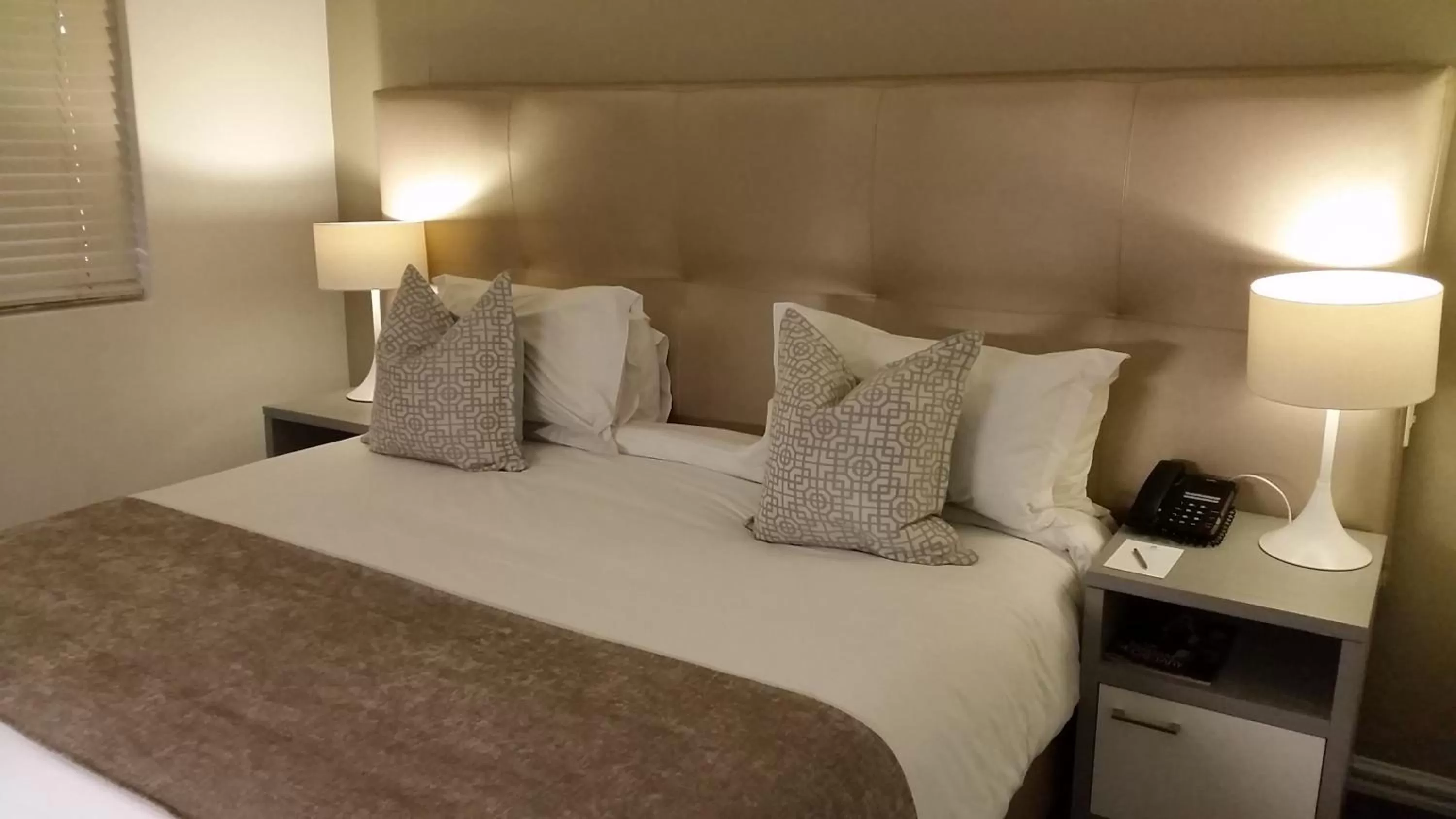 Bedroom, Bed in Lagoon Beach Hotel & Spa