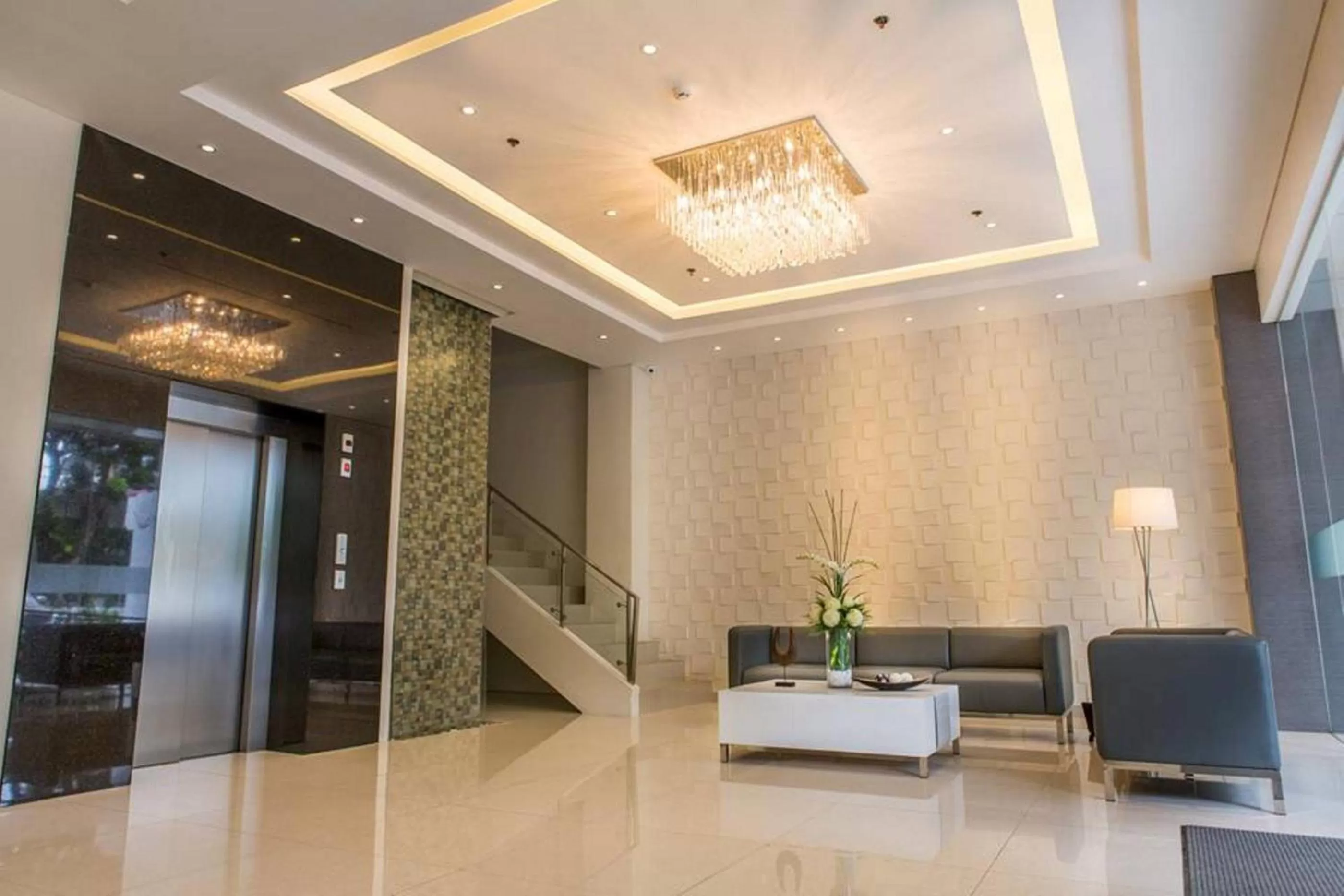 Lobby or reception in Hamersons Hotel Cebu