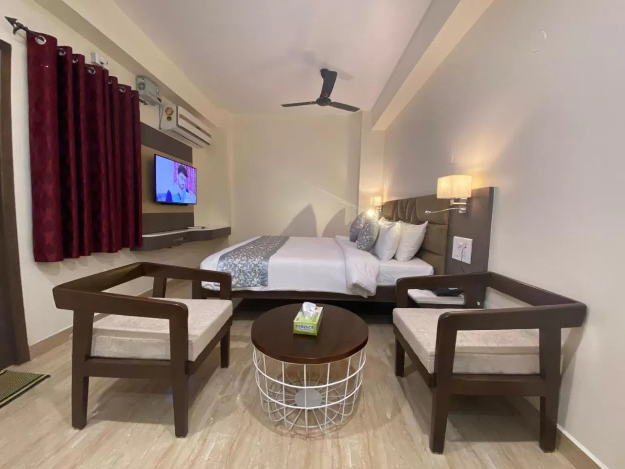 Bed in Le Shiv Executive Suite