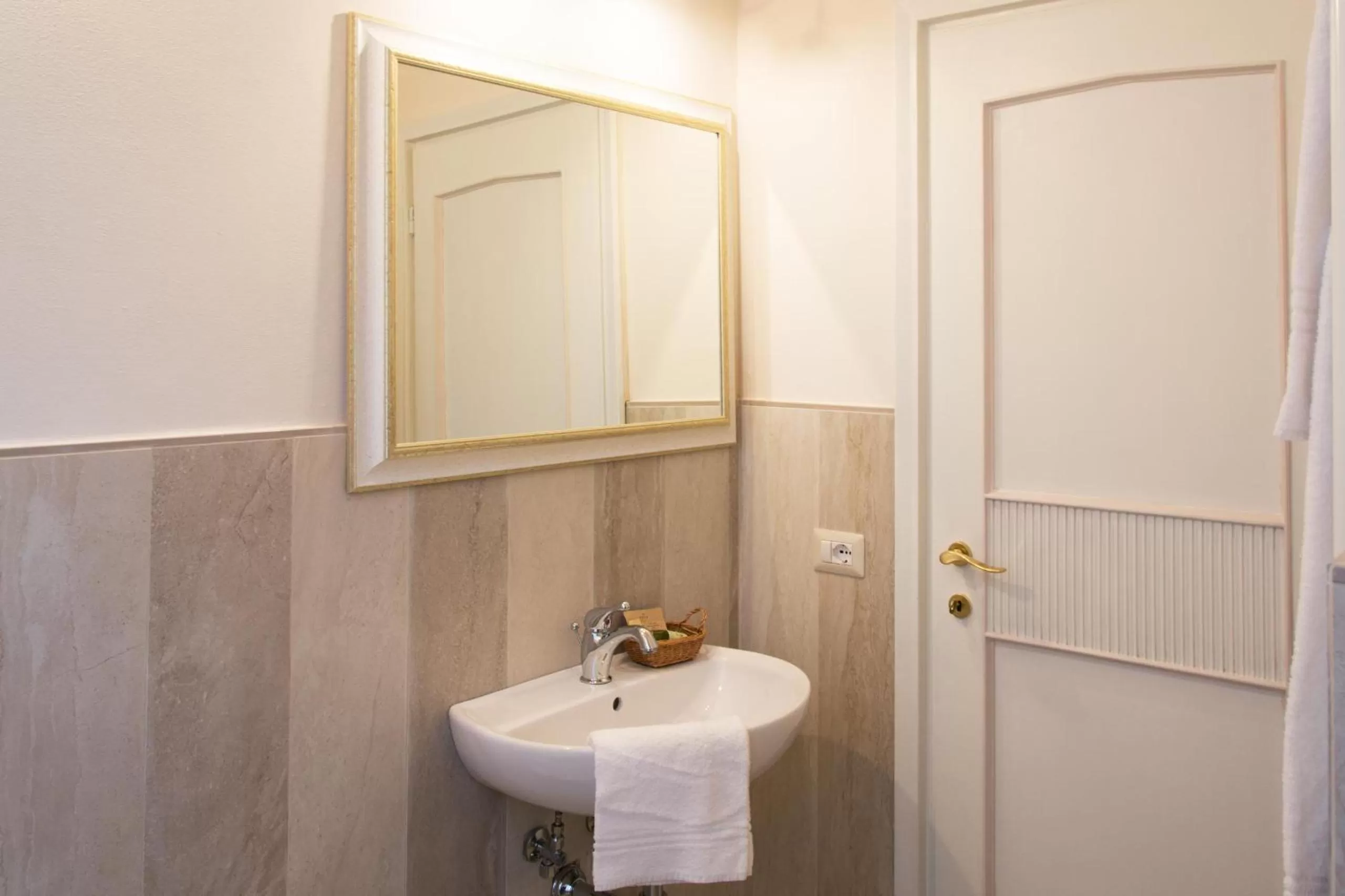 Bathroom in Dimora Salviati