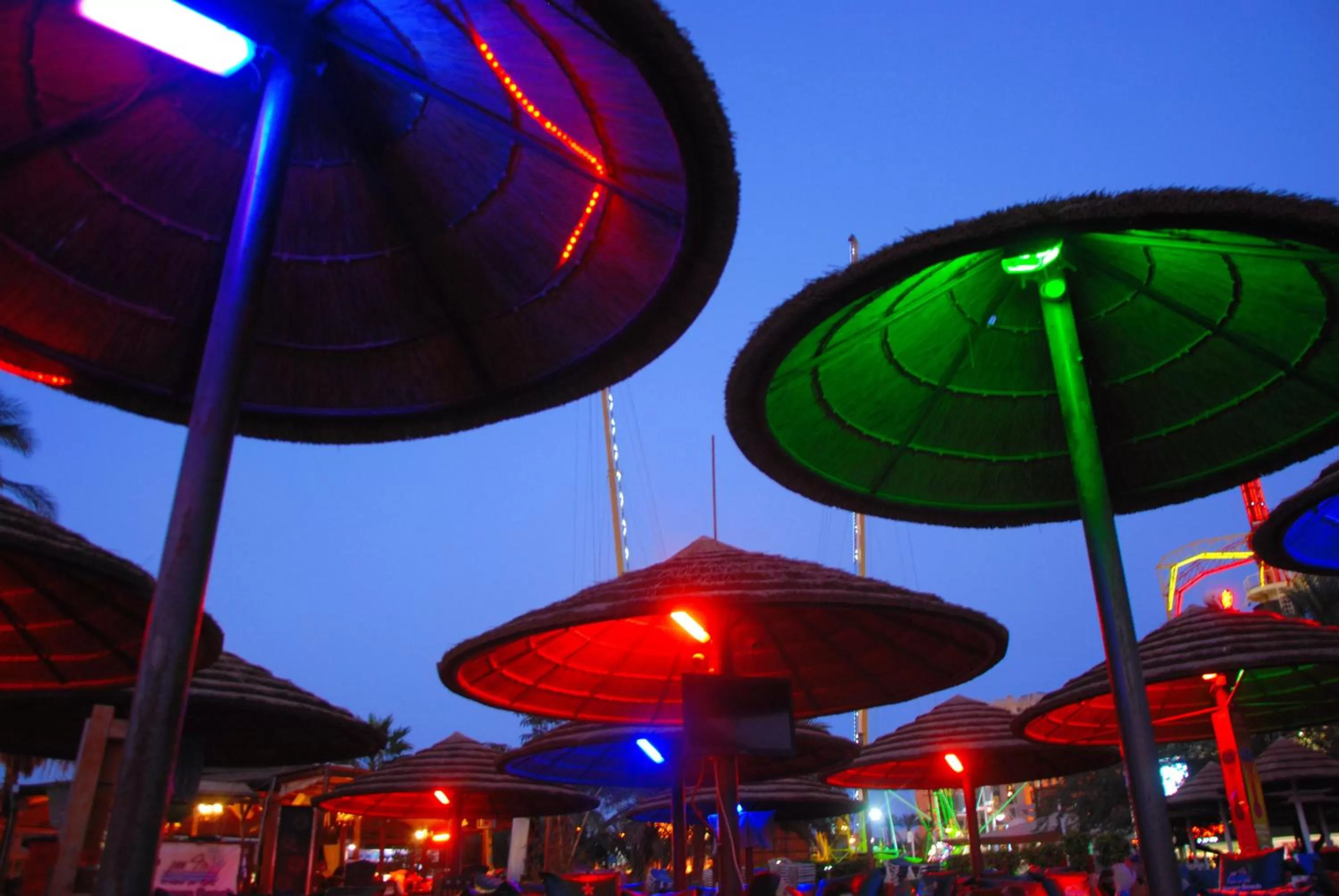 Restaurant/places to eat in Hotel Maman