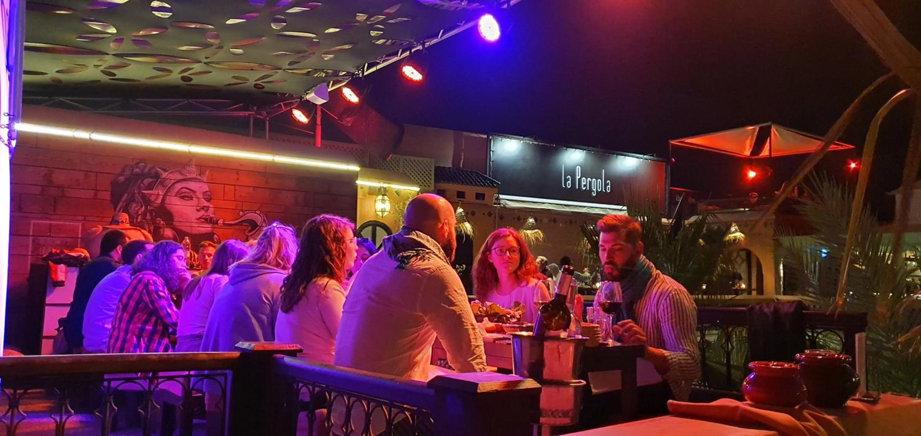 Restaurant/places to eat in Riad Monceau