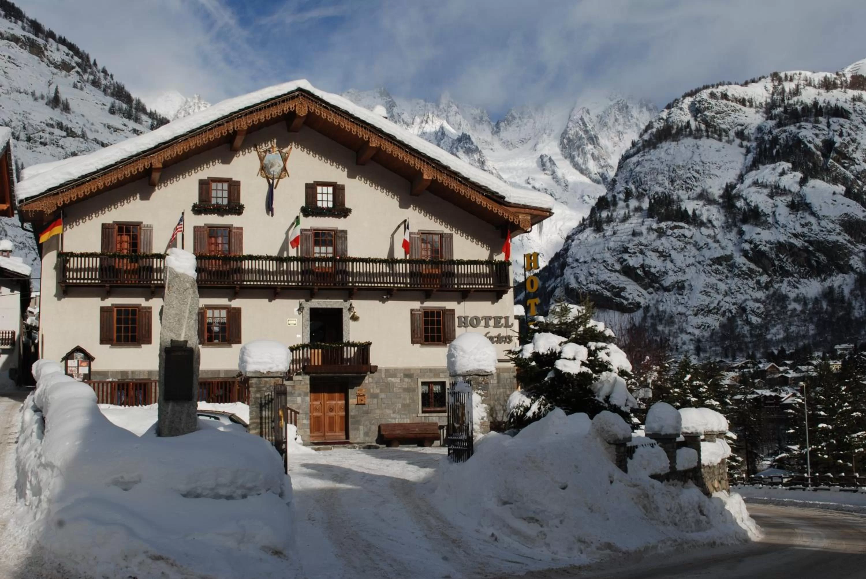 Property building in Hotel Des Glaciers