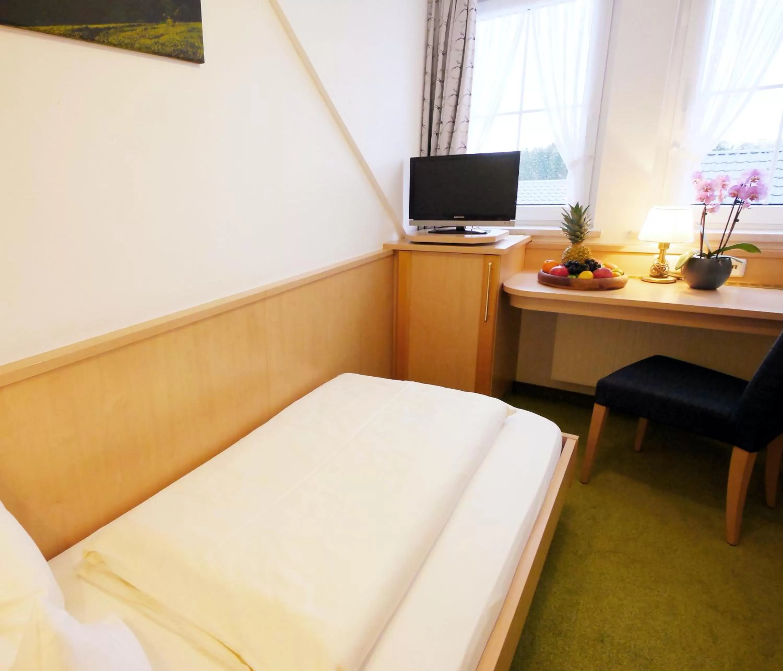 Bedroom, Bed in Berghotel Zollersteighof