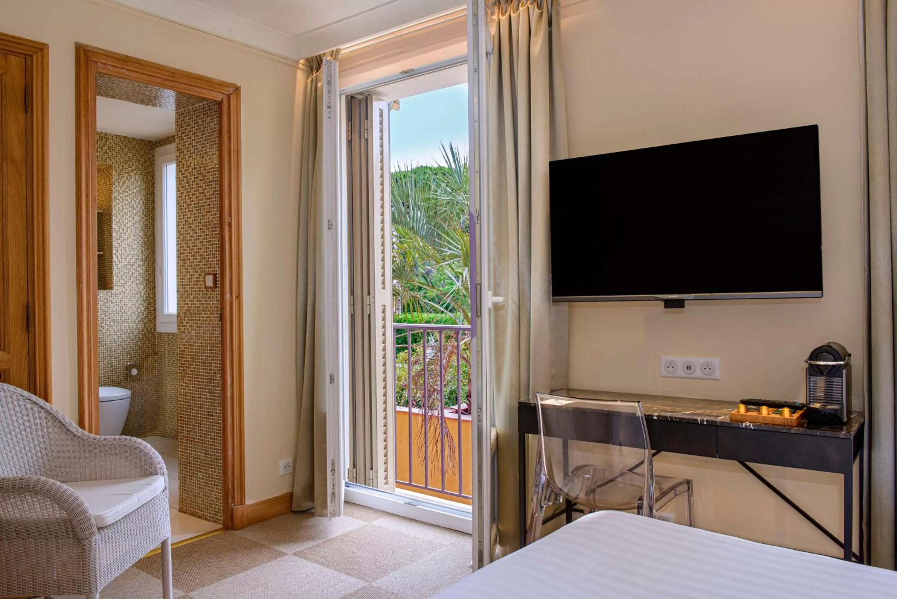 Bedroom, Bed in Best Western Premier Montfleuri