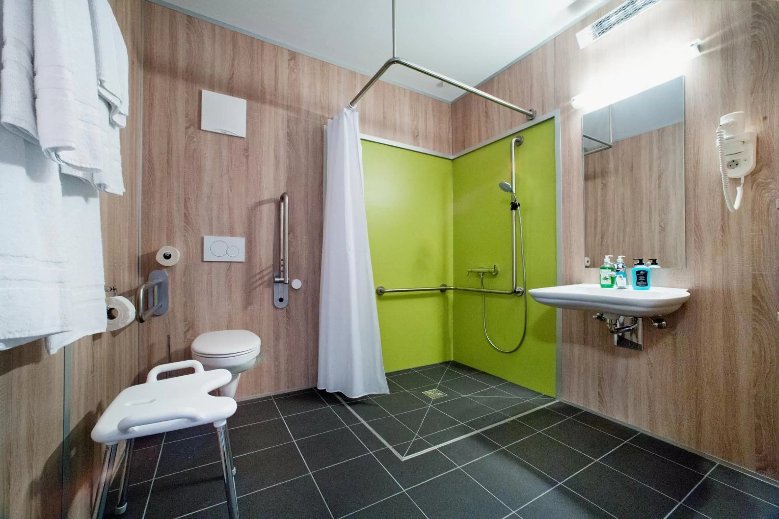 Shower in Cleverhotel