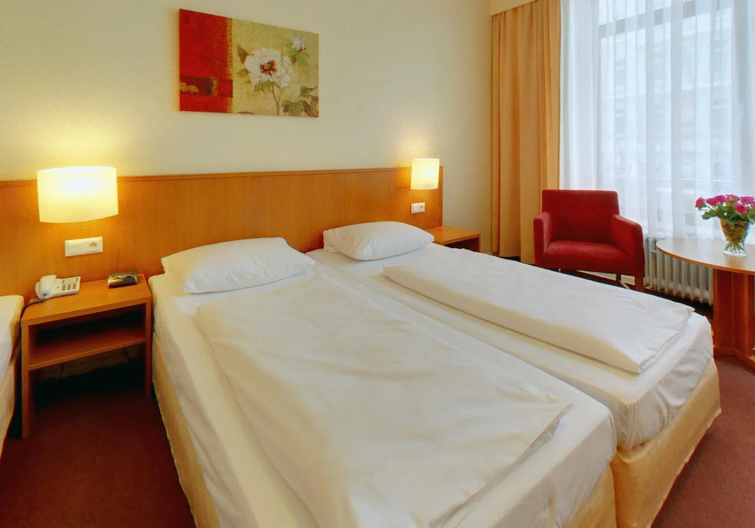 Double Room in quiet location in Hotel Residence am Hauptbahnhof