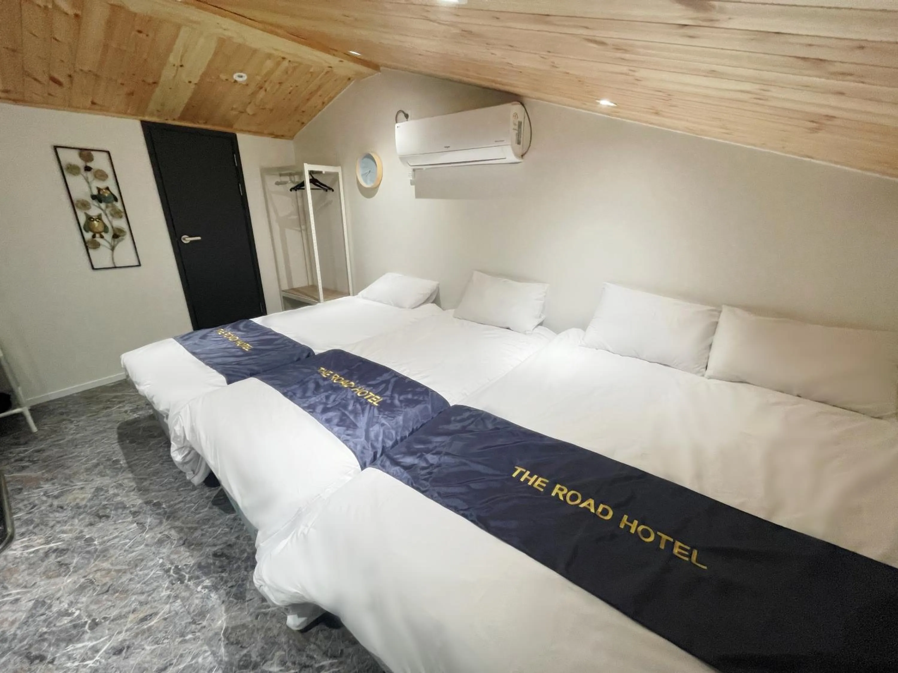 Decorative detail, Bed in The Road Hotel