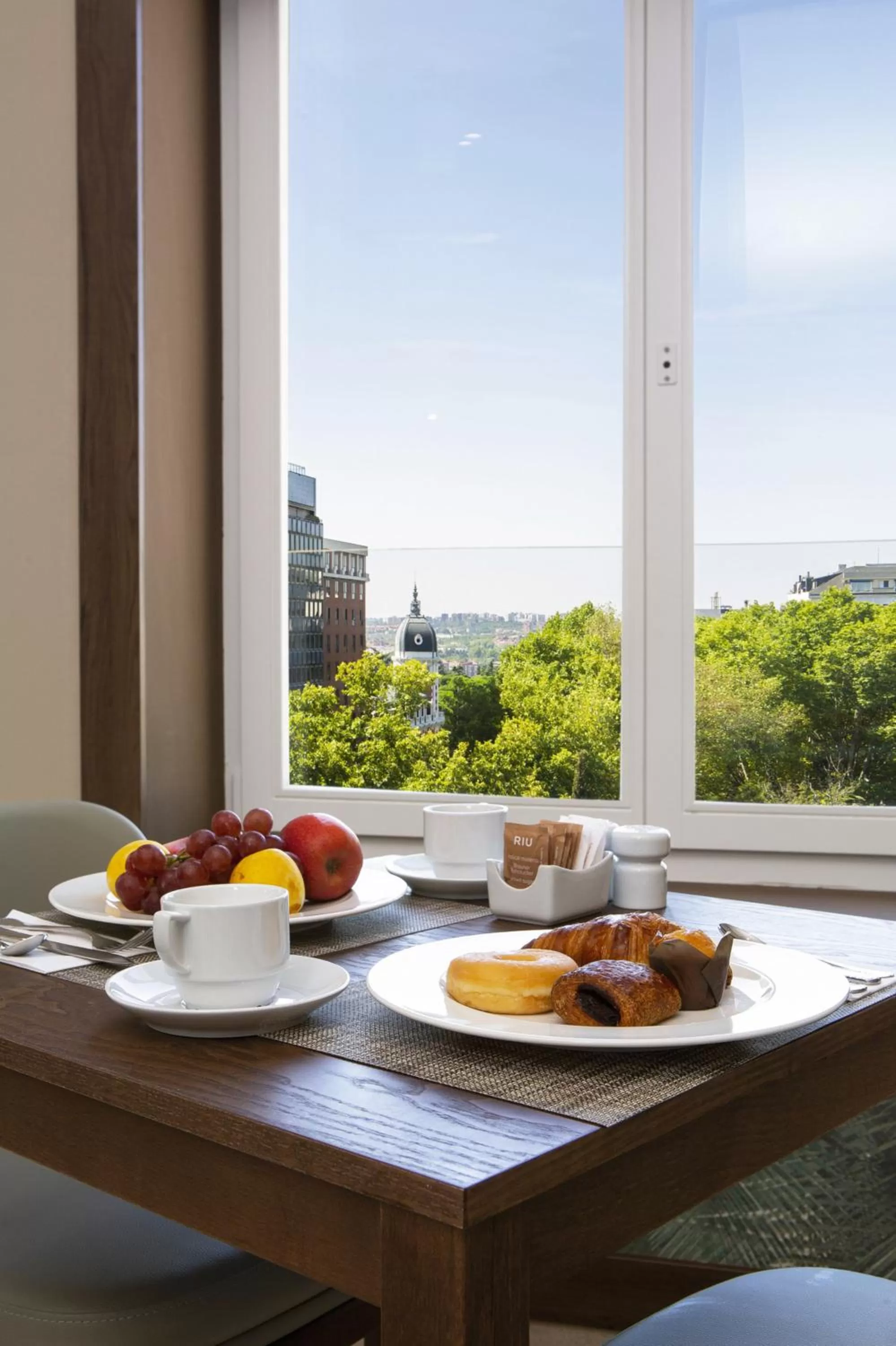 Dining area in Riu Plaza España