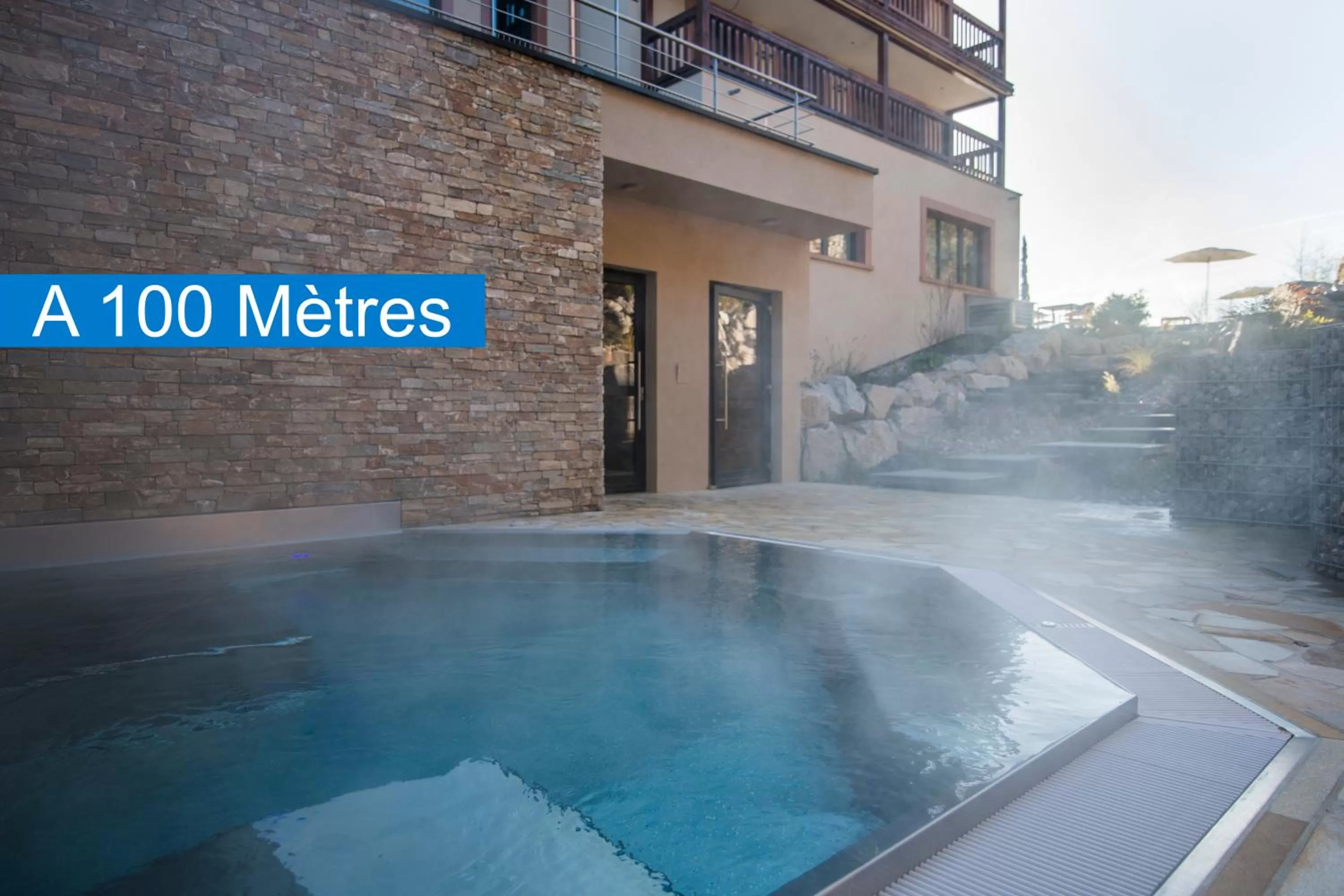 Hot Tub, Swimming Pool in Résidence des Châteaux