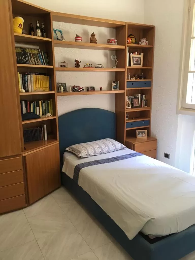 Photo of the whole room, Bed in b&b le magnolie