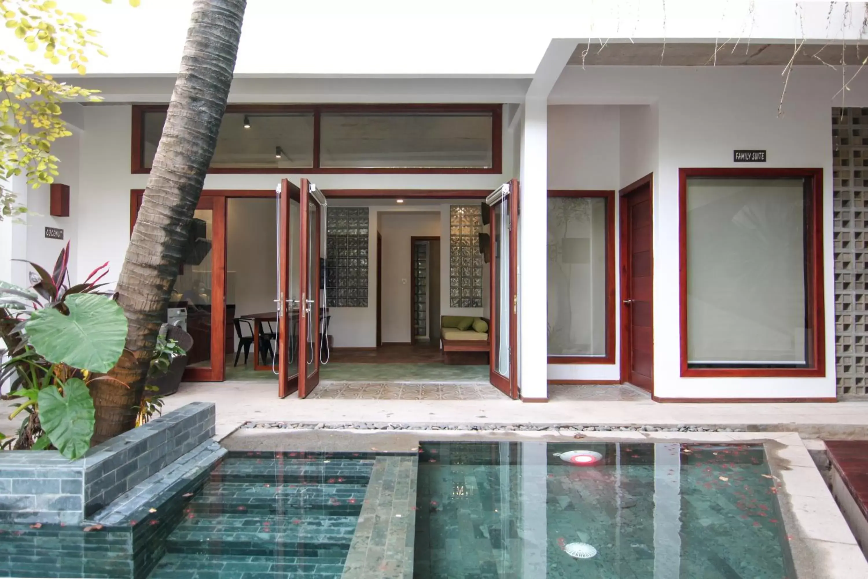 Deluxe Suite in Sarina Hotel & Villa Deluxe Suite in Sarina Hotel & Villa