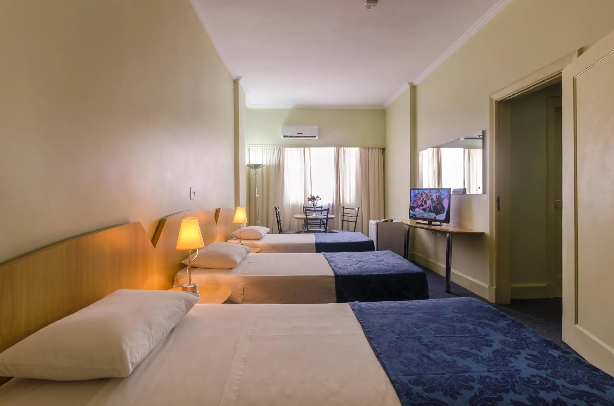 Day, Bed in San Raphael Hotel