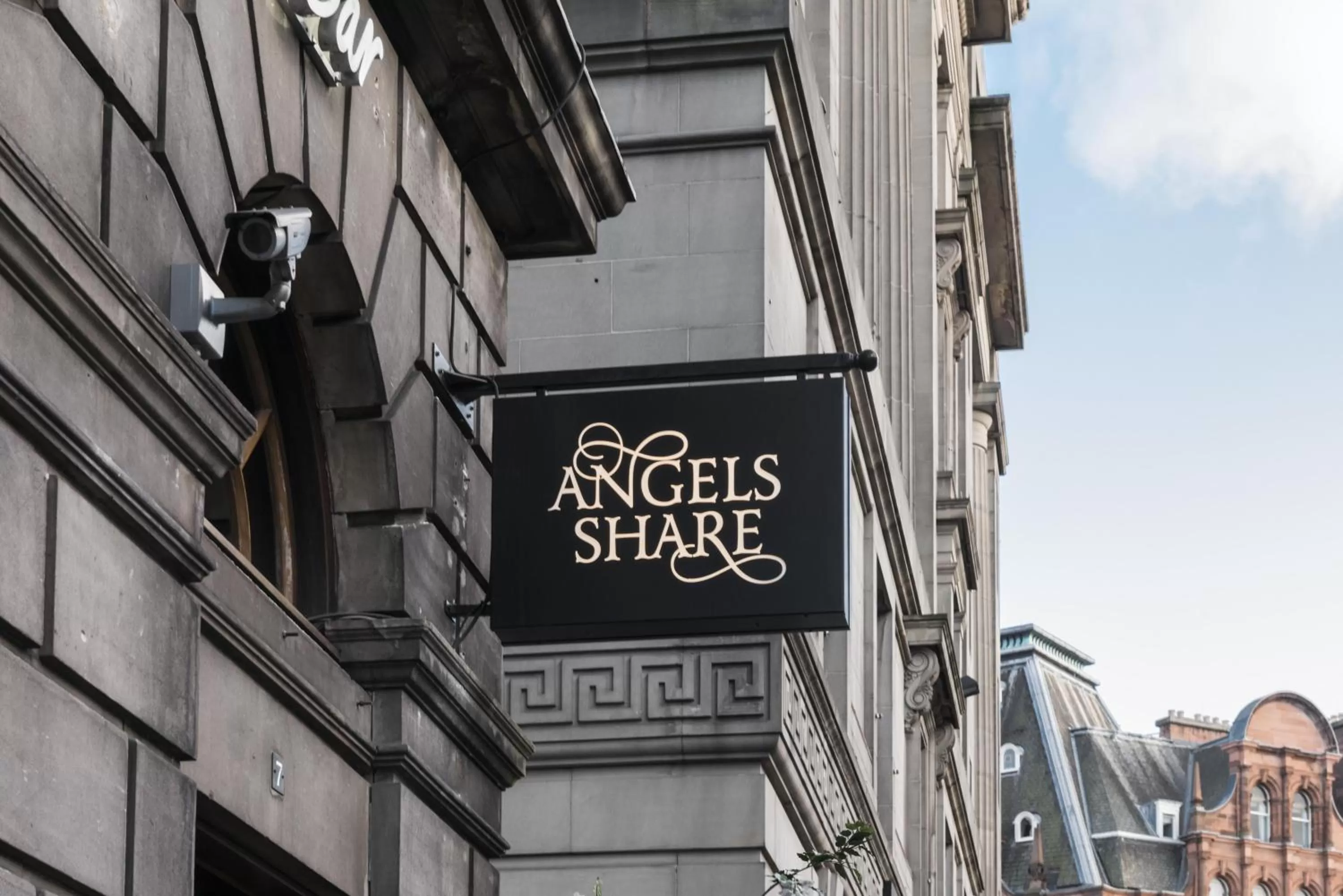 Facade/entrance in Angels Share Hotel