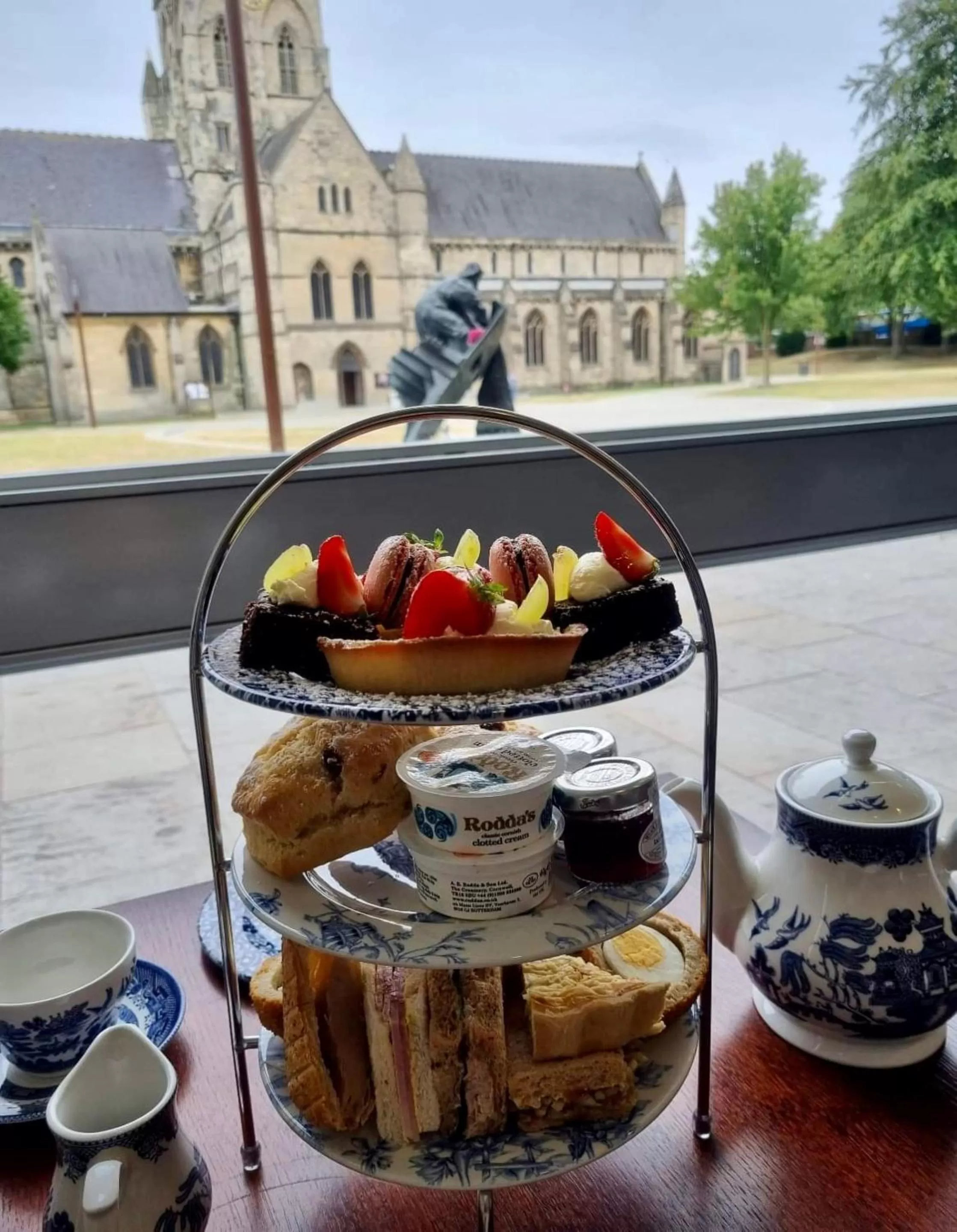 Restaurant/places to eat in St James Hotel