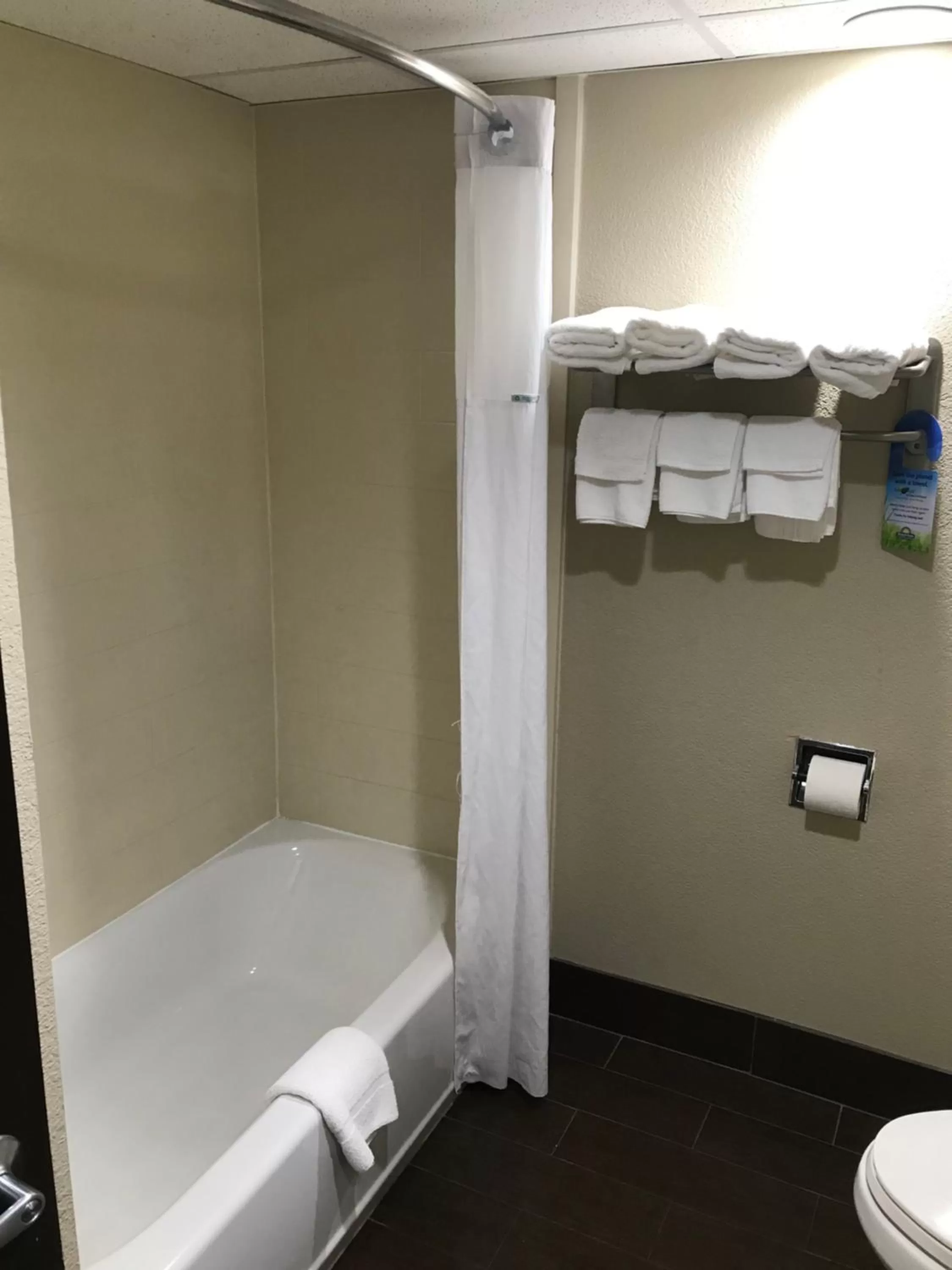 Bathroom in Days Inn by Wyndham Joplin