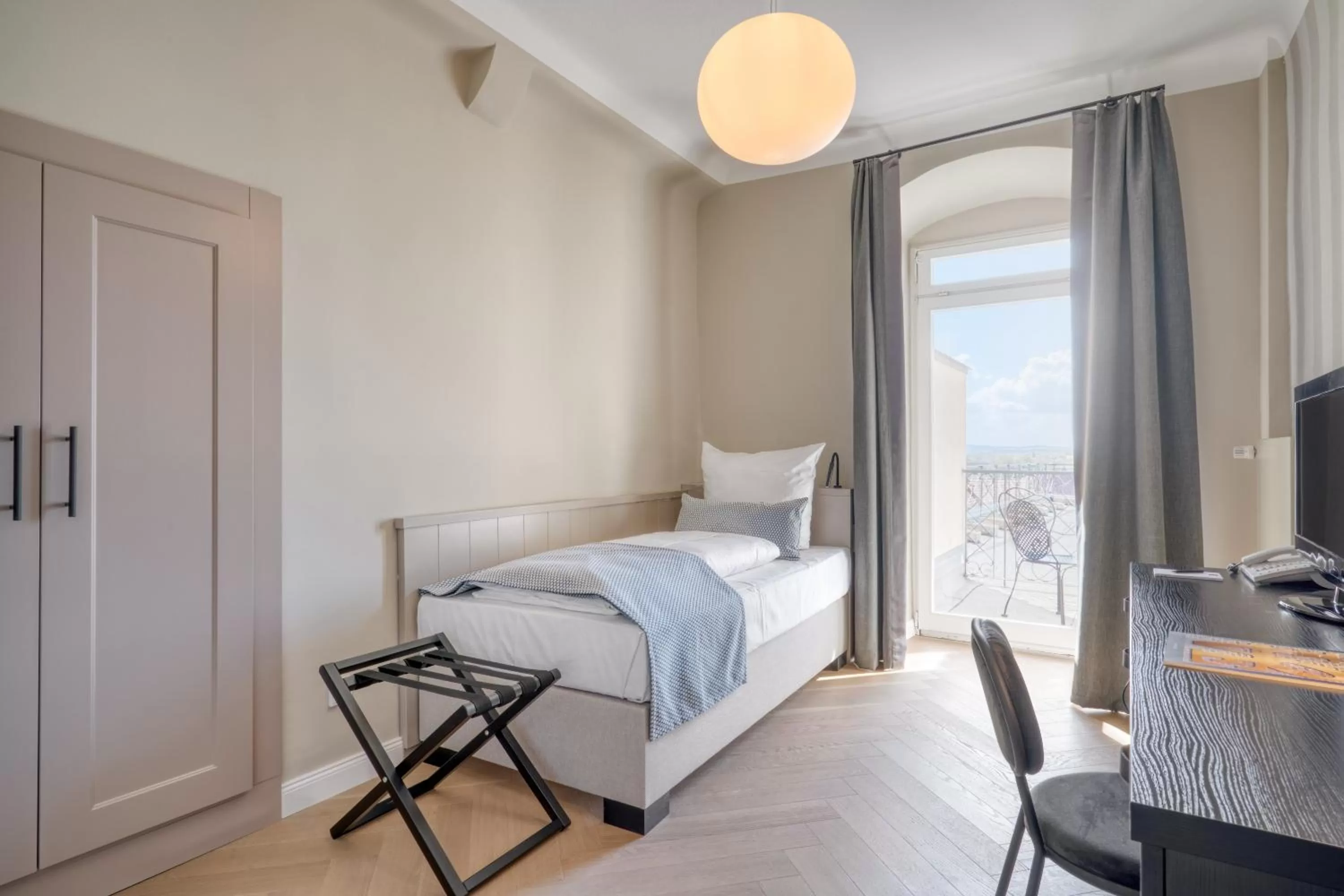 Photo of the whole room, Bed in Hotel Eisenhut