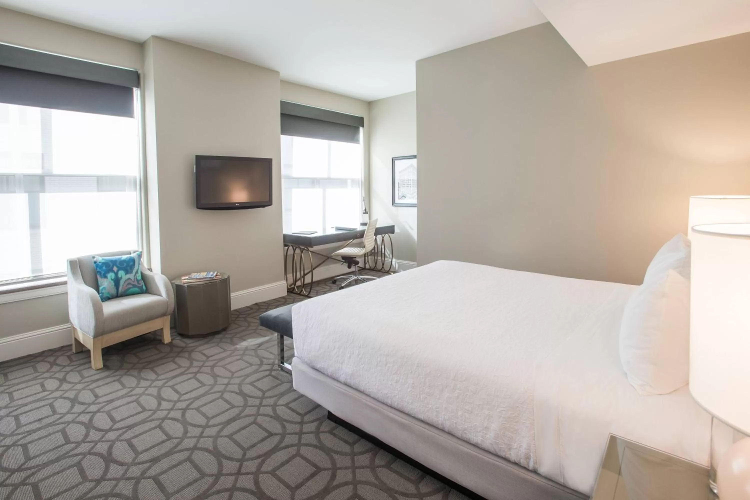 Photo of the whole room, Bed in Magnolia Hotel Denver, a Tribute Portfolio Hotel