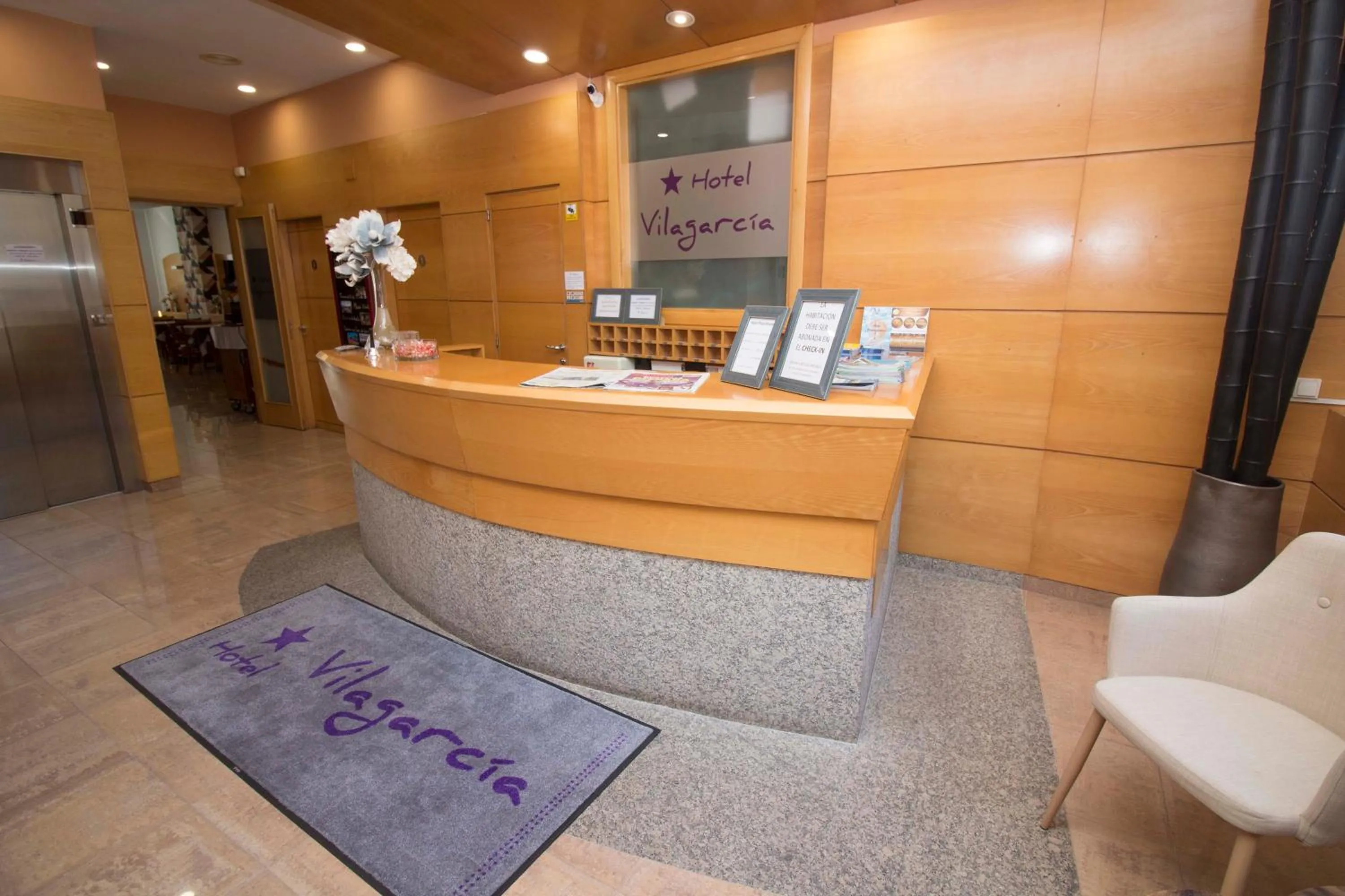 Lobby or reception in Hotel Vilagarcia