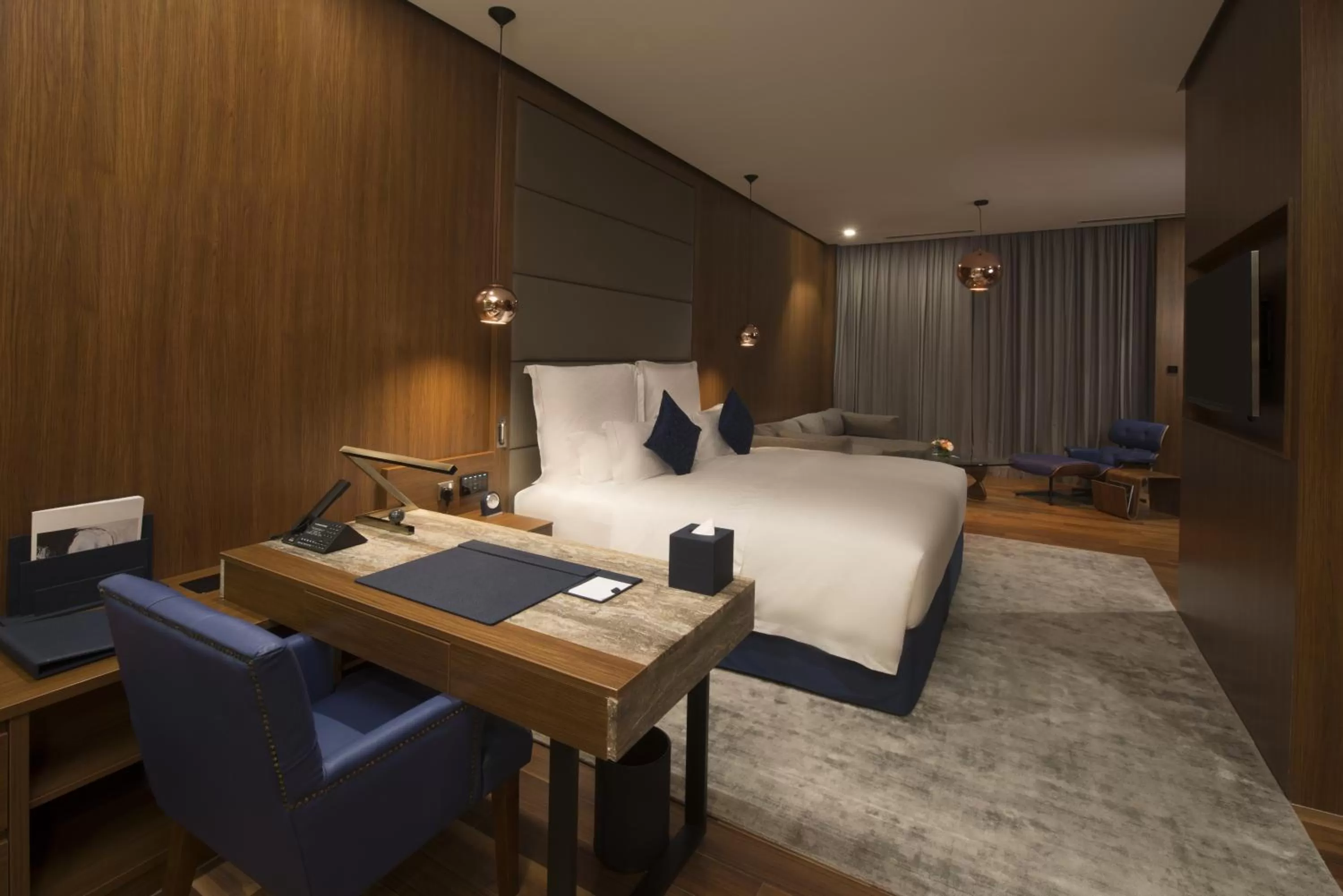 Bedroom, Bed in Wyndham Grand Manama