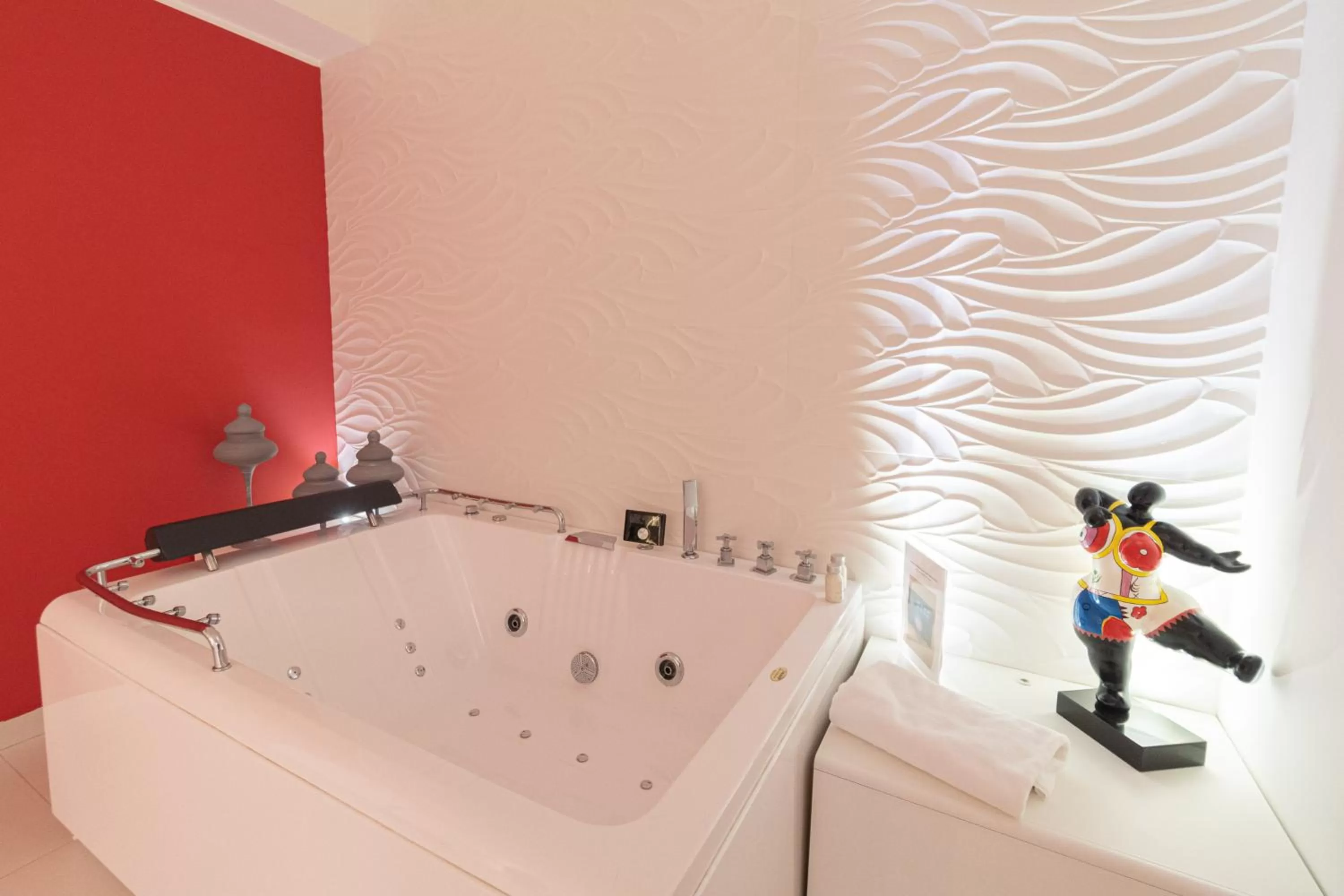 Bathroom in Best Western Plus Hotel Perla Del Porto