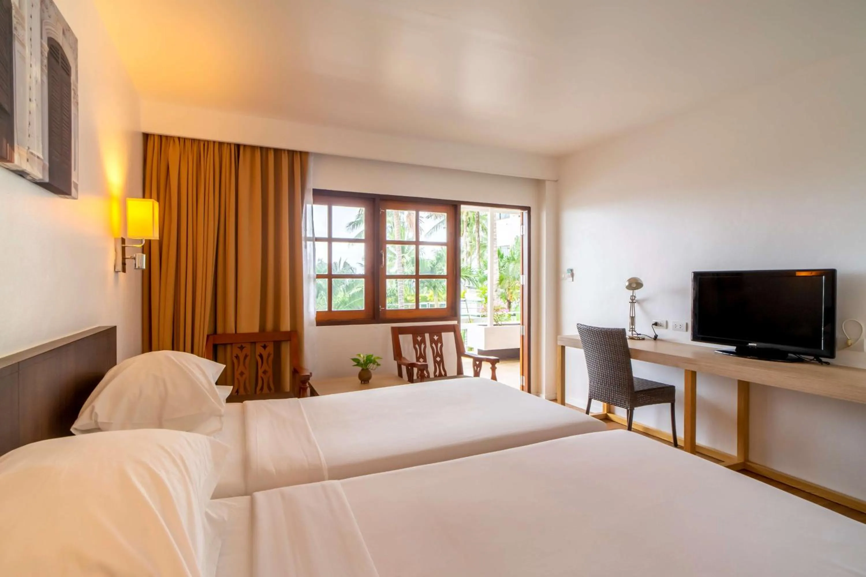 Bedroom, Bed in Best Western Phuket Ocean Resort