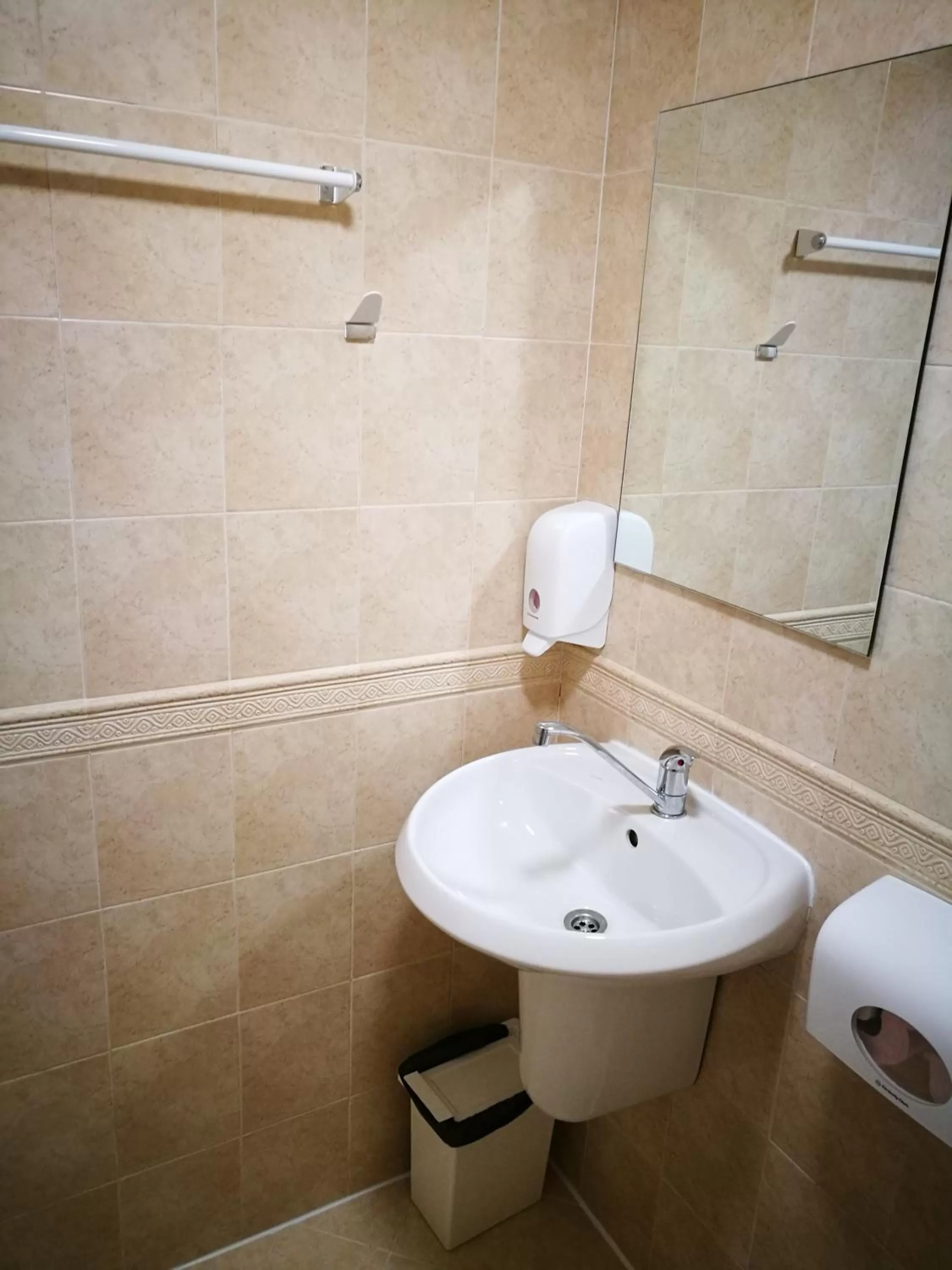 Bathroom in Hotel Paradise