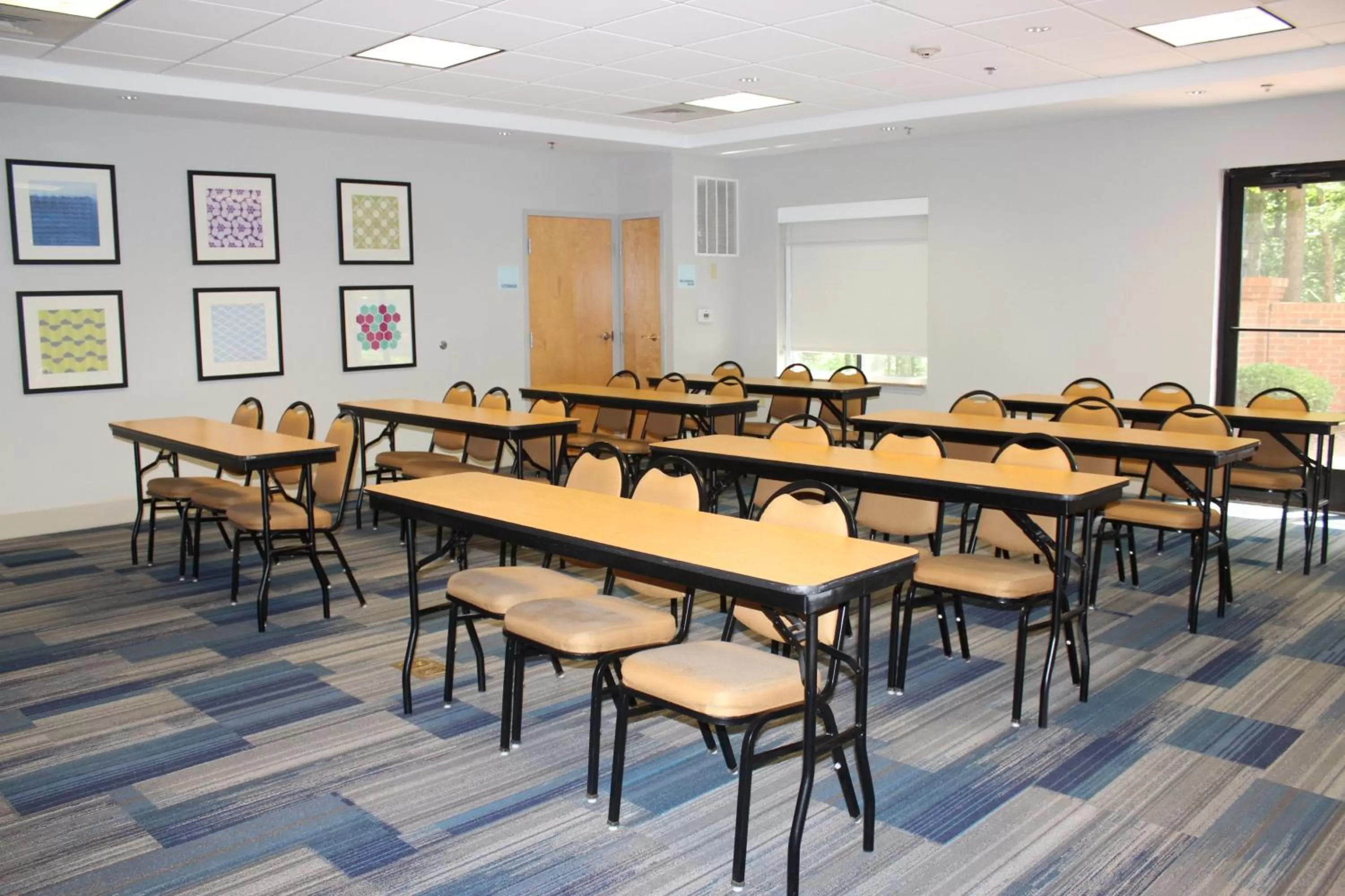 Meeting/conference room in Holiday Inn Express Forest City by IHG