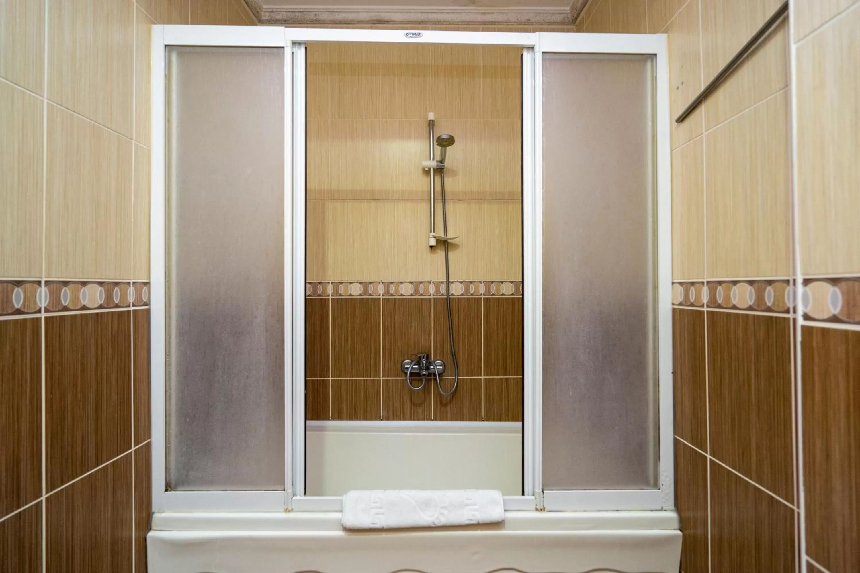 Shower, Bathroom in Gedikpasa Family