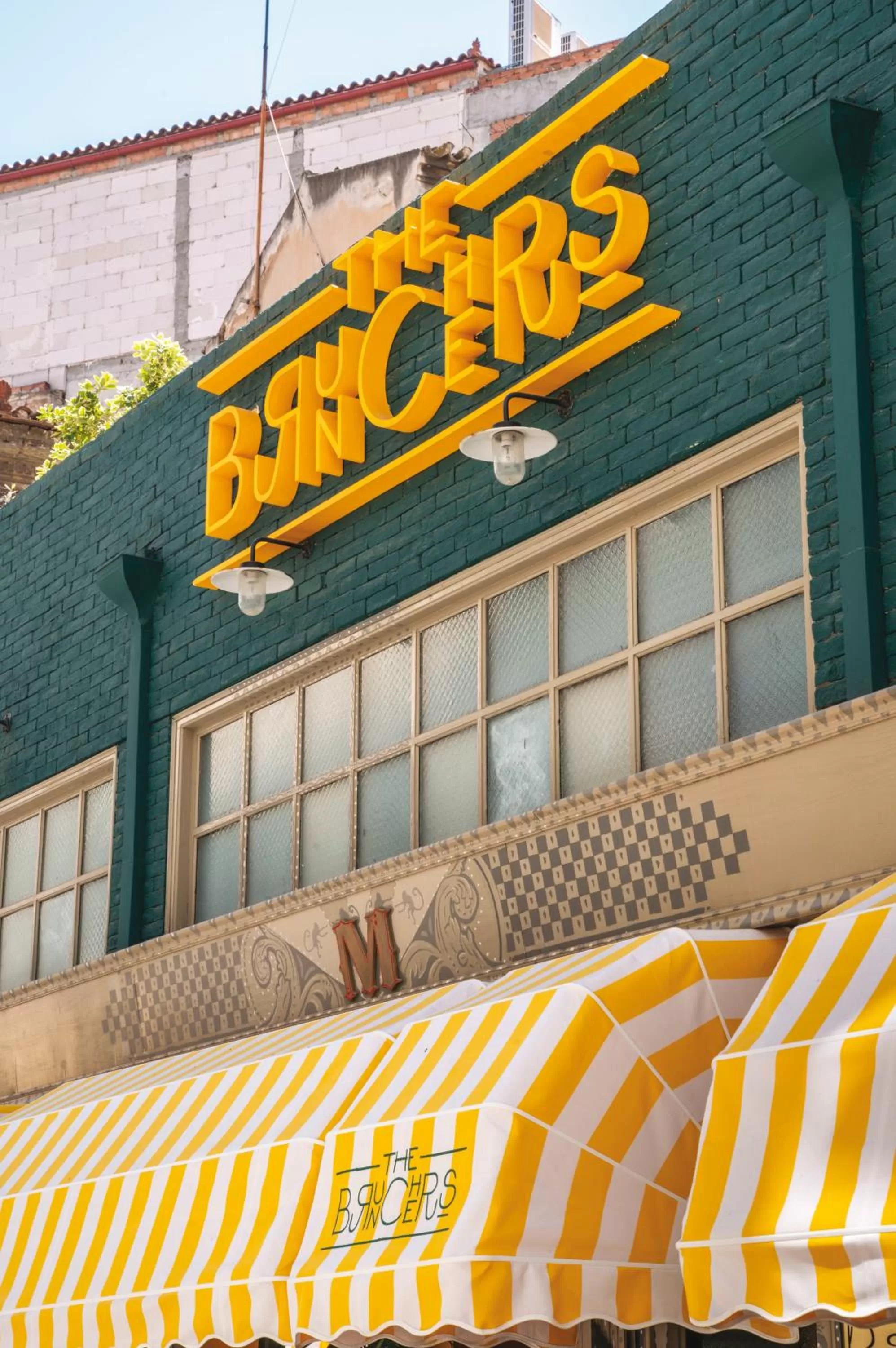 Restaurant/places to eat in St. Bjur Suites