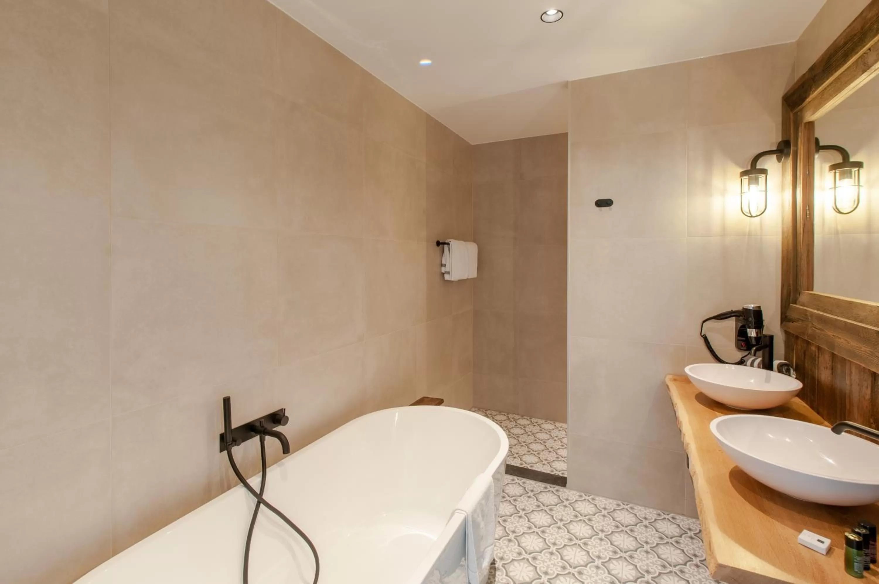 Bathroom in Waterrijk Oesterdam Hotel