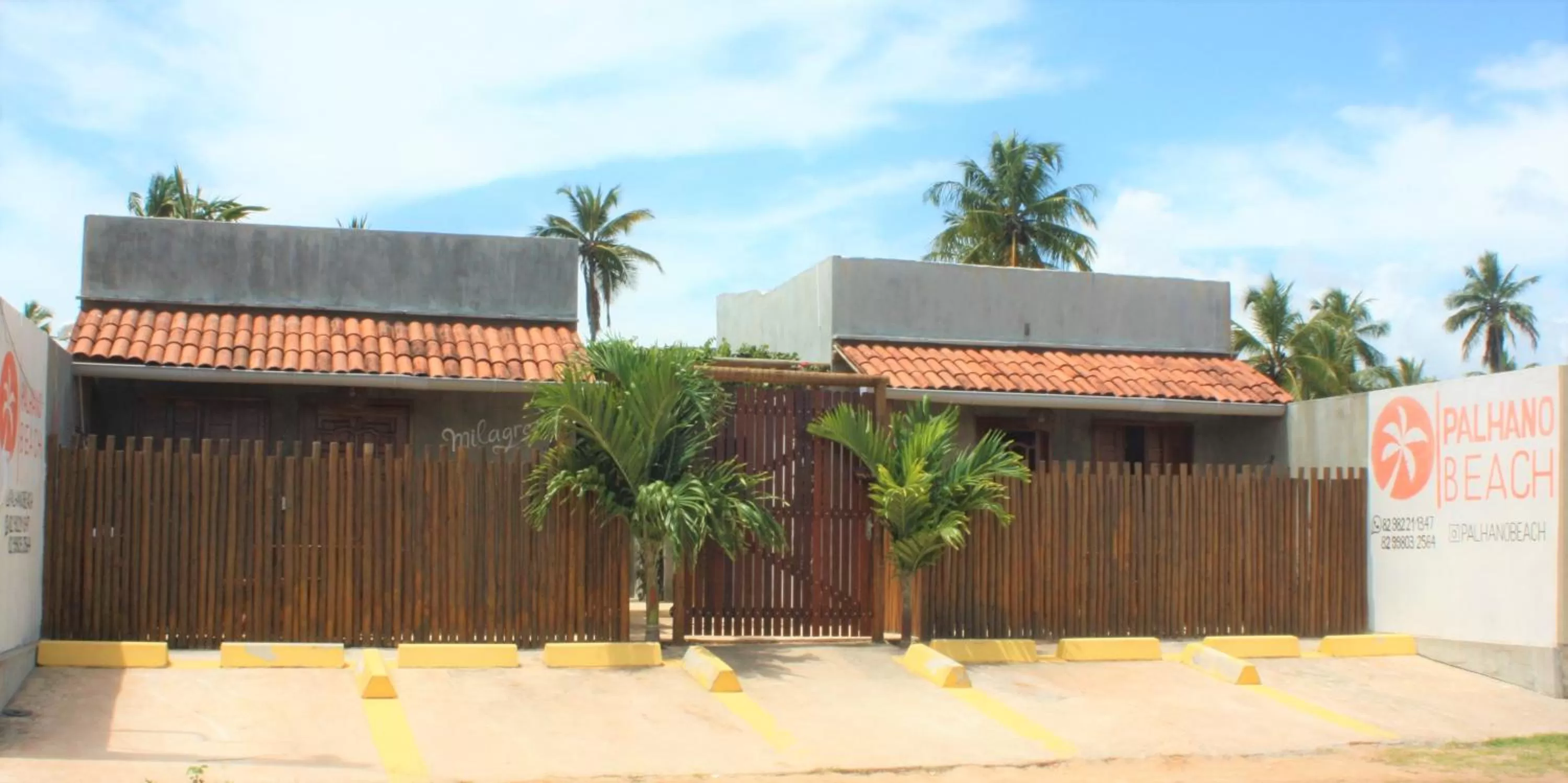 Property building in Chalé Palhano Beach