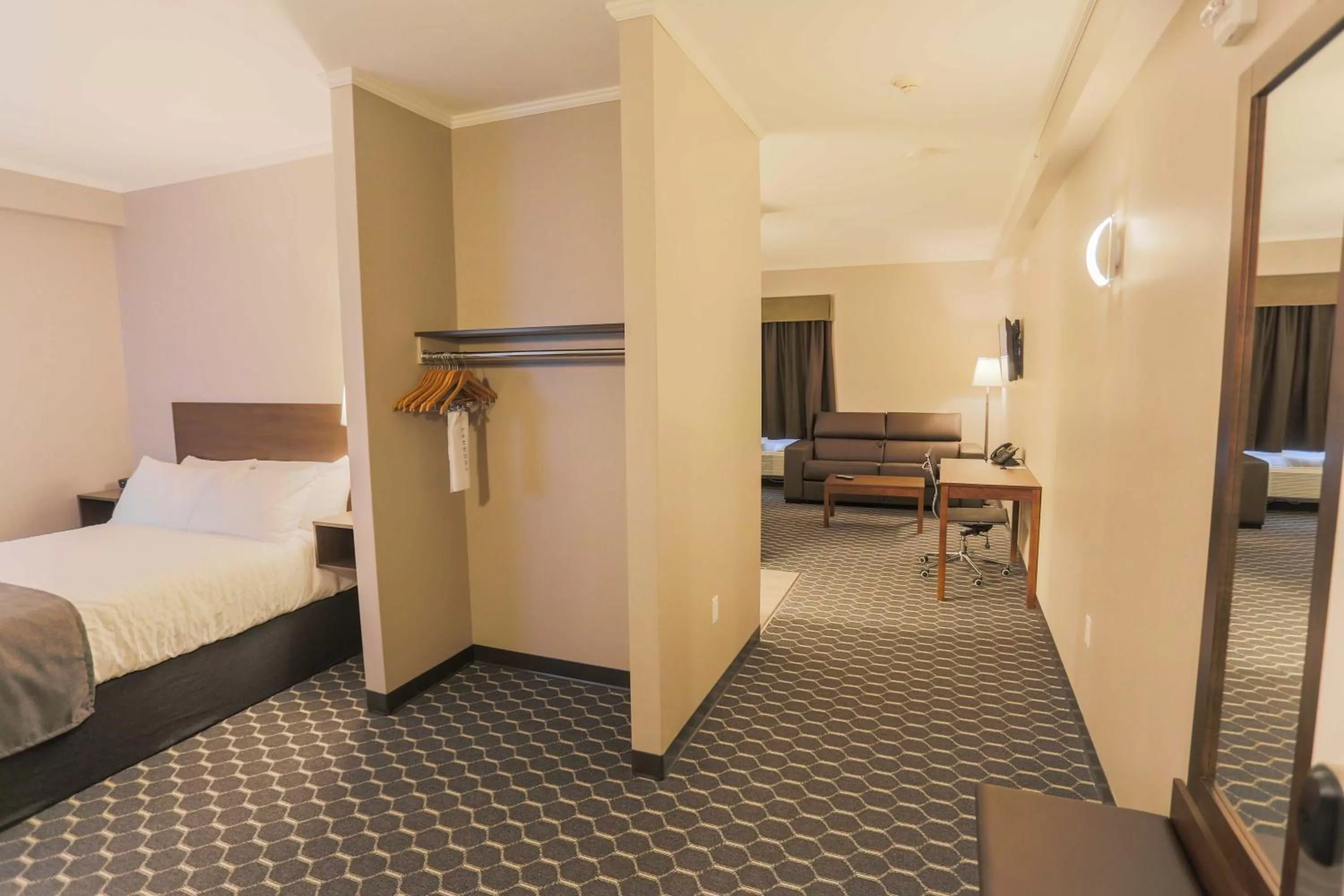 Rivers Blue Crescent Hotel