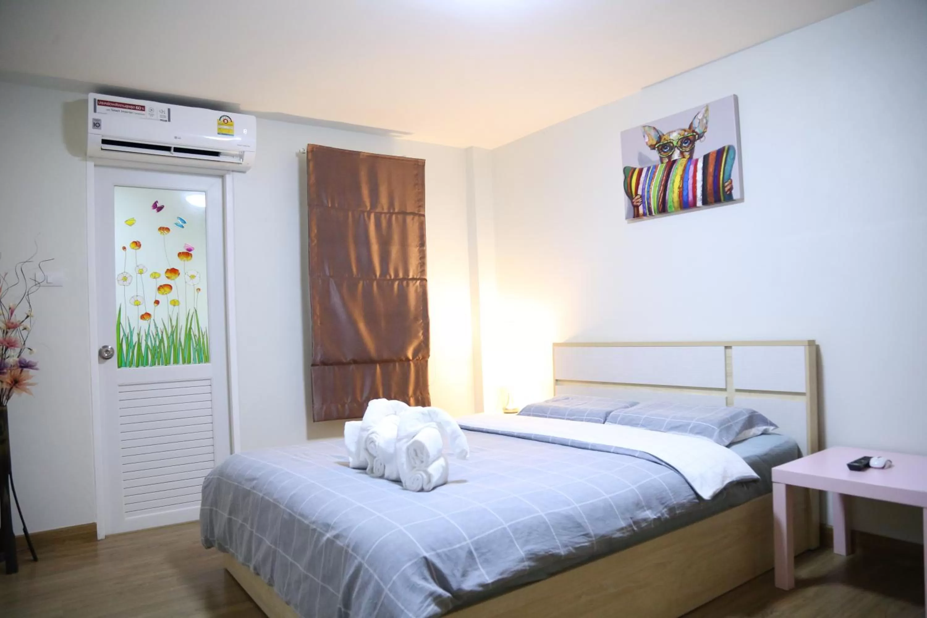 Photo of the whole room, Bed in TD Bangkok