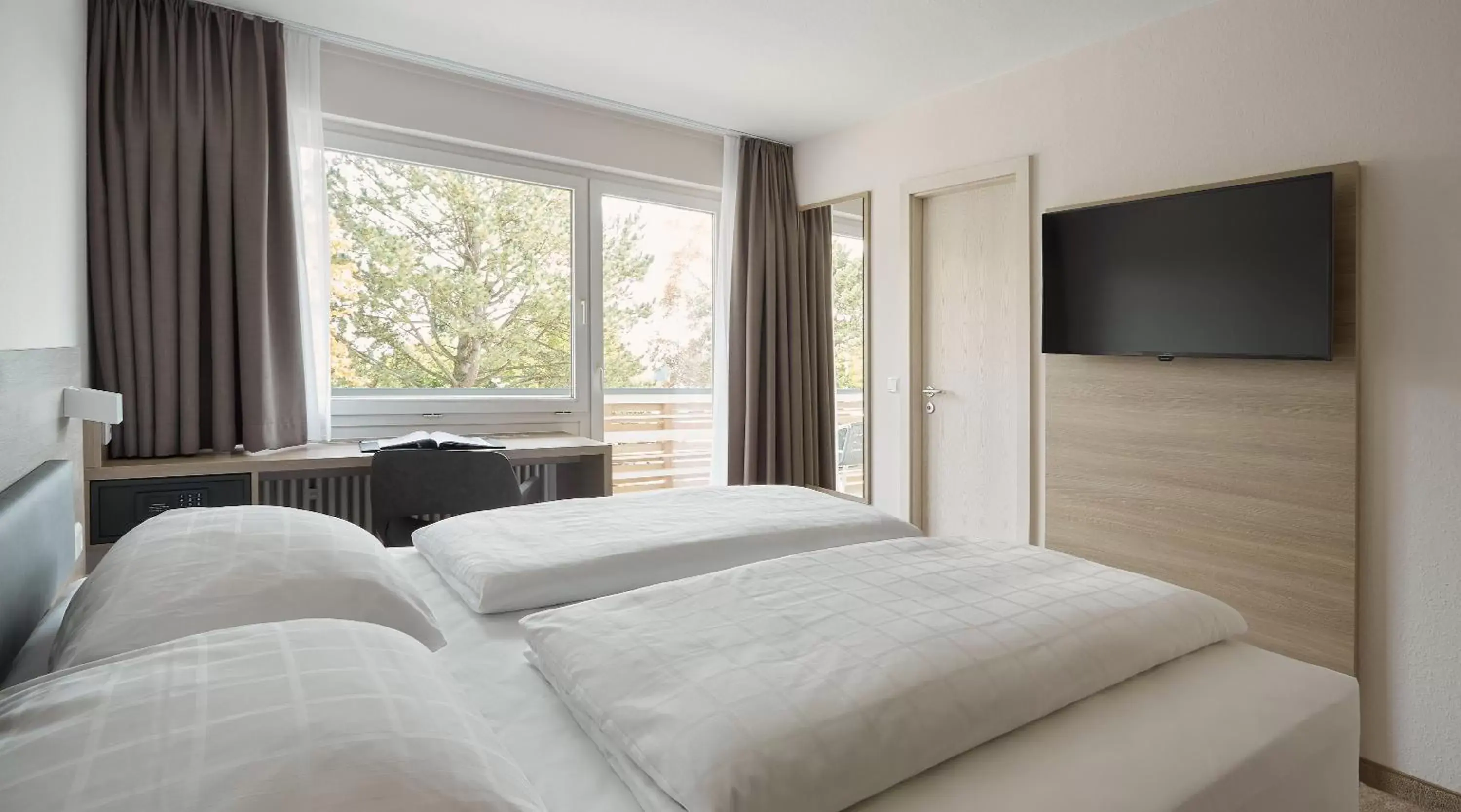 Comfort Double Room (1 - 2 People) in Best Western Plus Atrium Hotel Comfort Double Room (1 - 2 People) in Best Western Plus Atrium Hotel