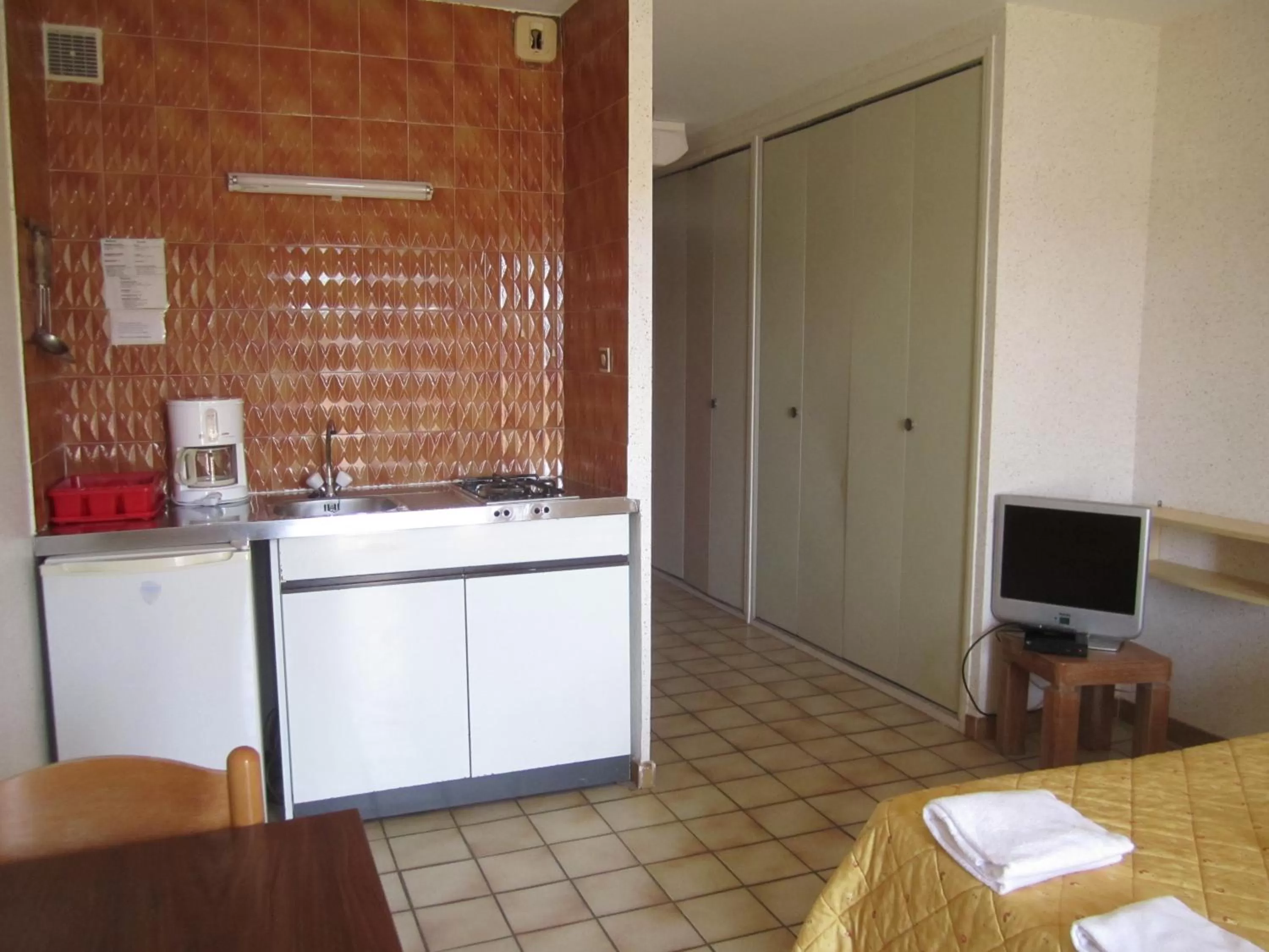 Kitchen or kitchenette in Motel Saint Francois