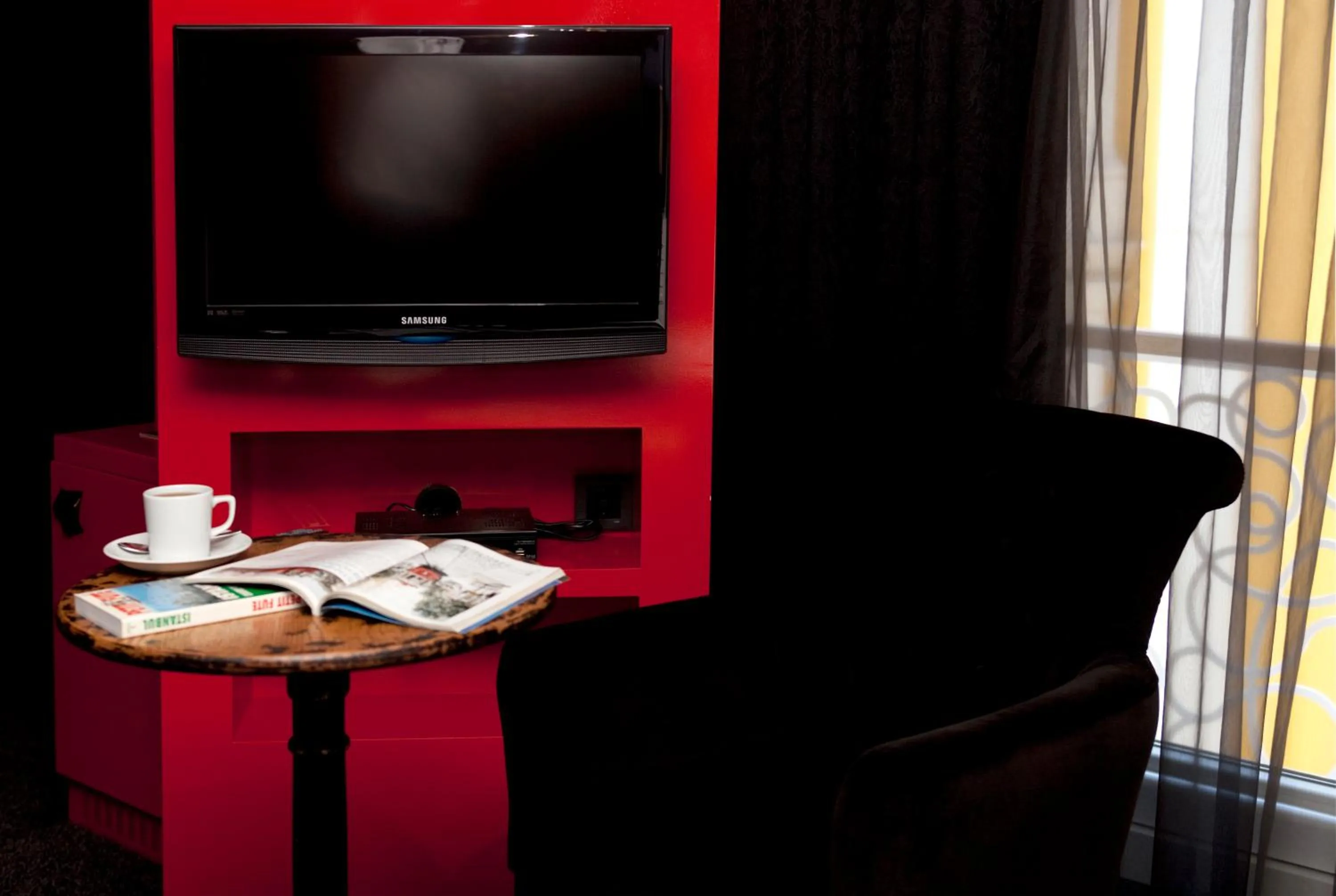 TV and multimedia in Hypnos Design Hotel