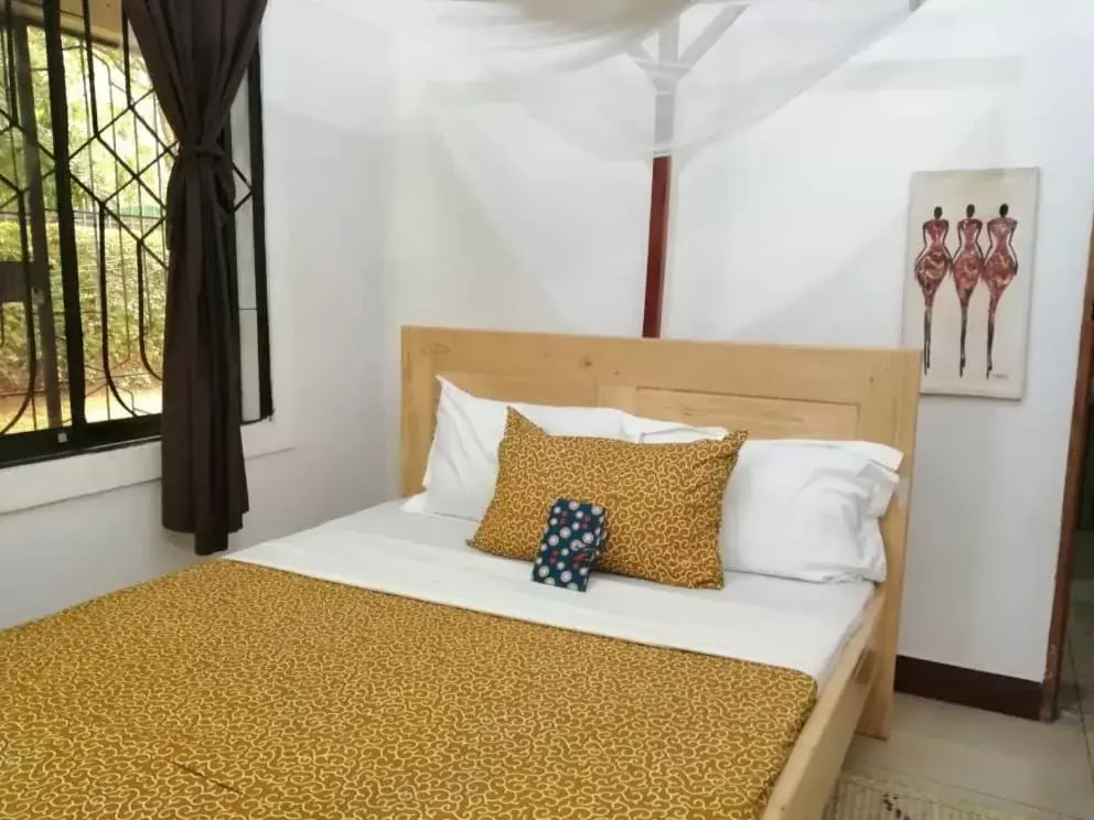 Double Room with Private Bathroom - single occupancy in More Than A Drop Double Room with Private Bathroom - single occupancy in More Than A Drop