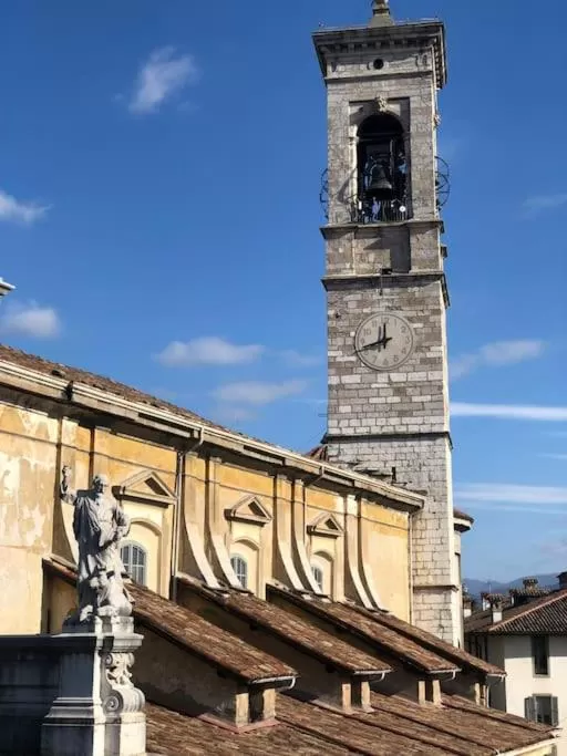 Property Building in Holly's House