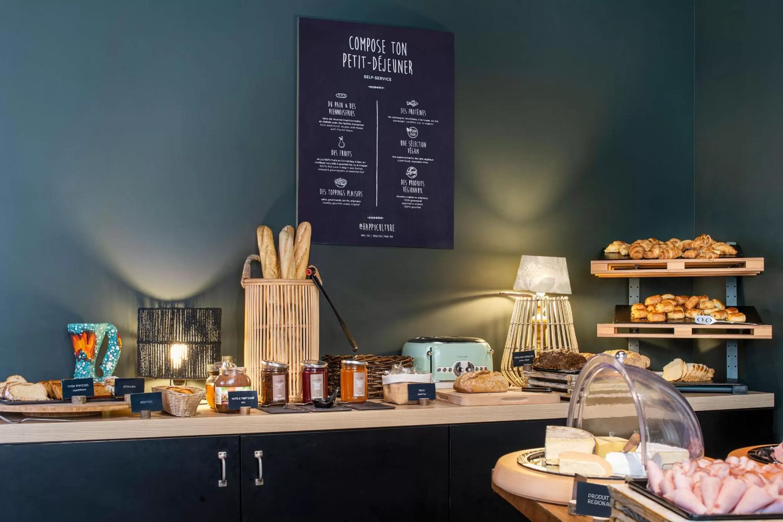 Breakfast in Hotel Kaijoo by HappyCulture