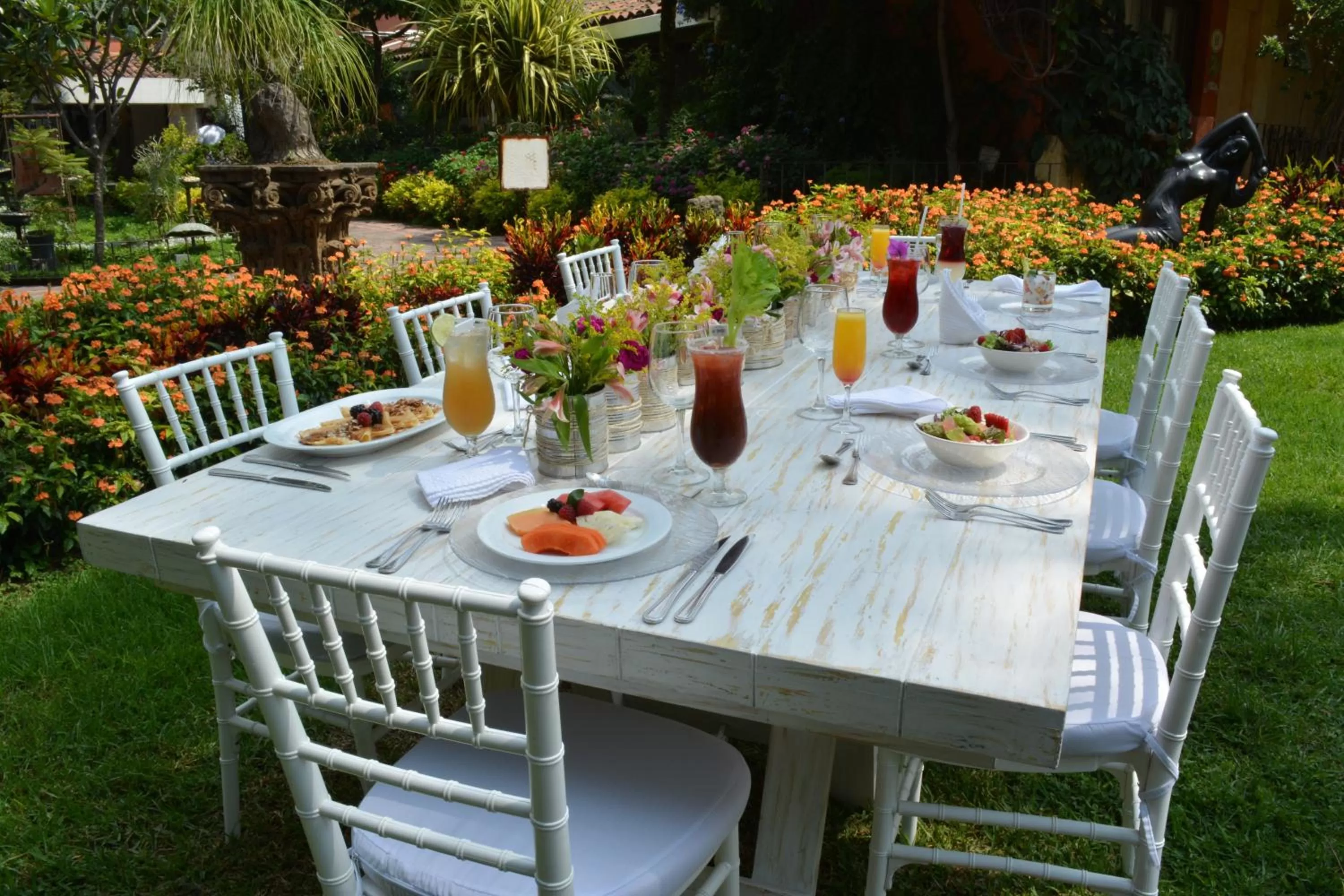 Restaurant/places to eat in Hosteria Las Quintas Hotel Restaurante Bar