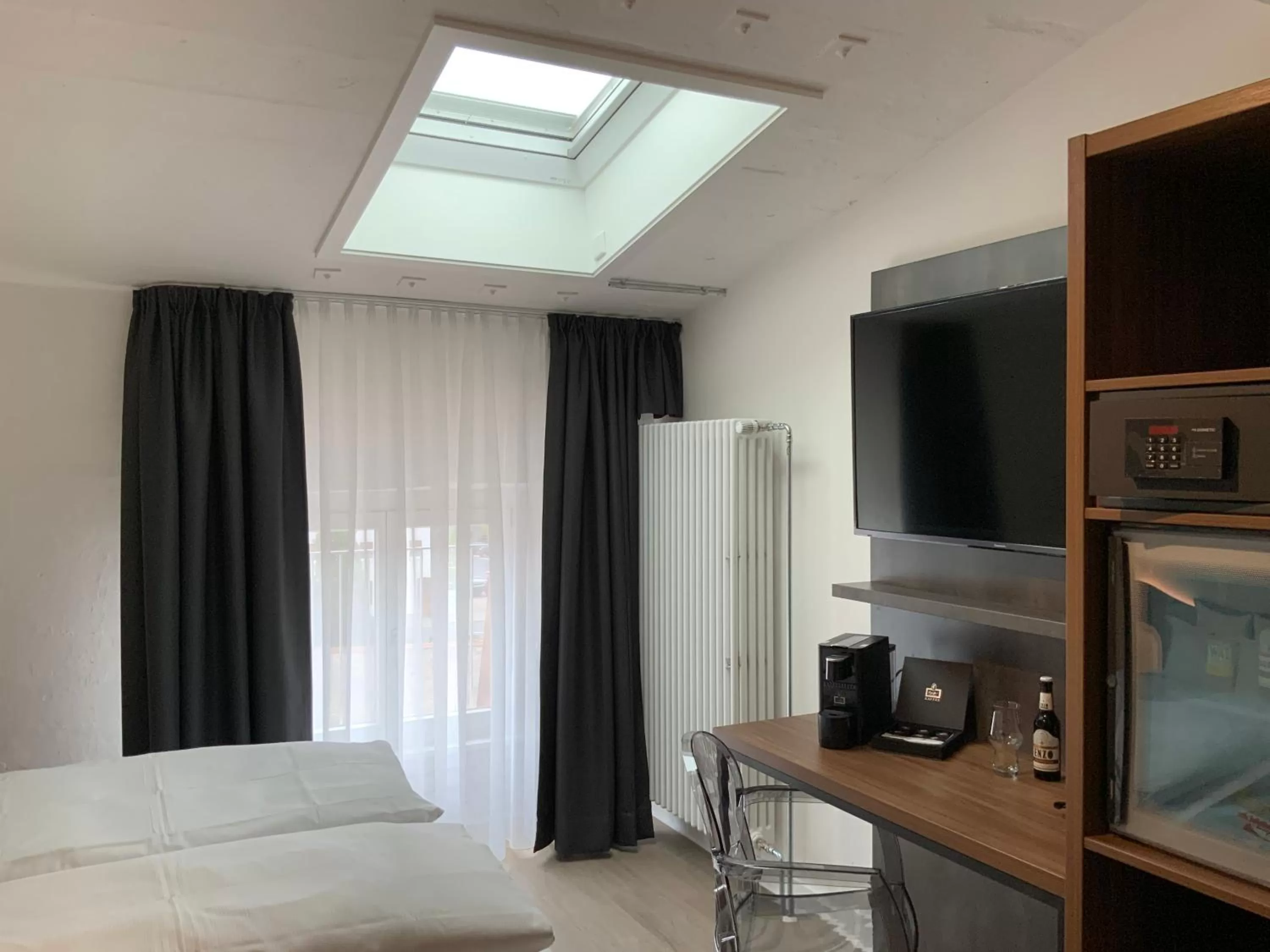 Coffee/tea facilities, Bed in Altstadthotel Arte